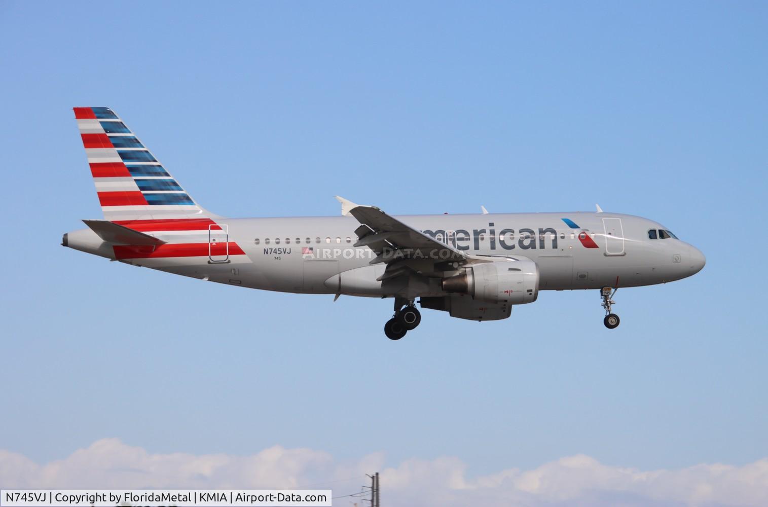 N745VJ, 2000 Airbus A319-112 C/N 1289, AAL A319 zx vra, muvr-mia