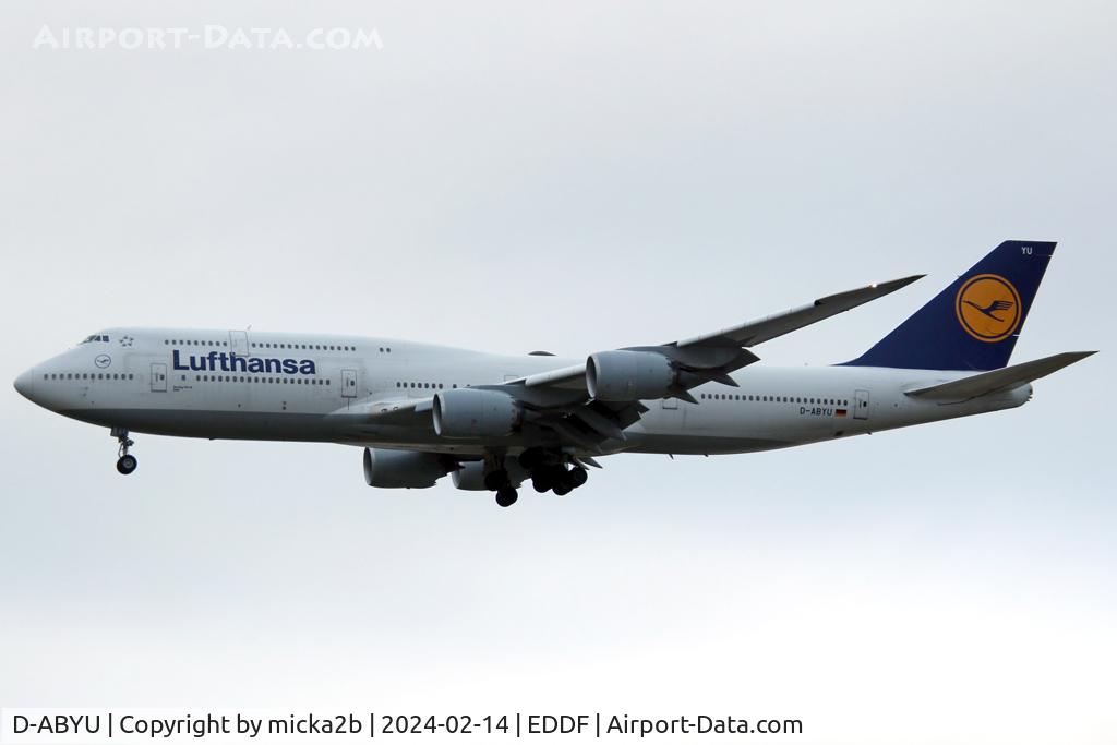 D-ABYU, 2015 Boeing 747-830 C/N 37845, Landing