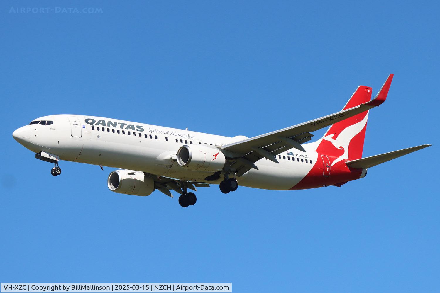 VH-XZC, 2012 Boeing 737-838 C/N 39361, QF133 from MEL