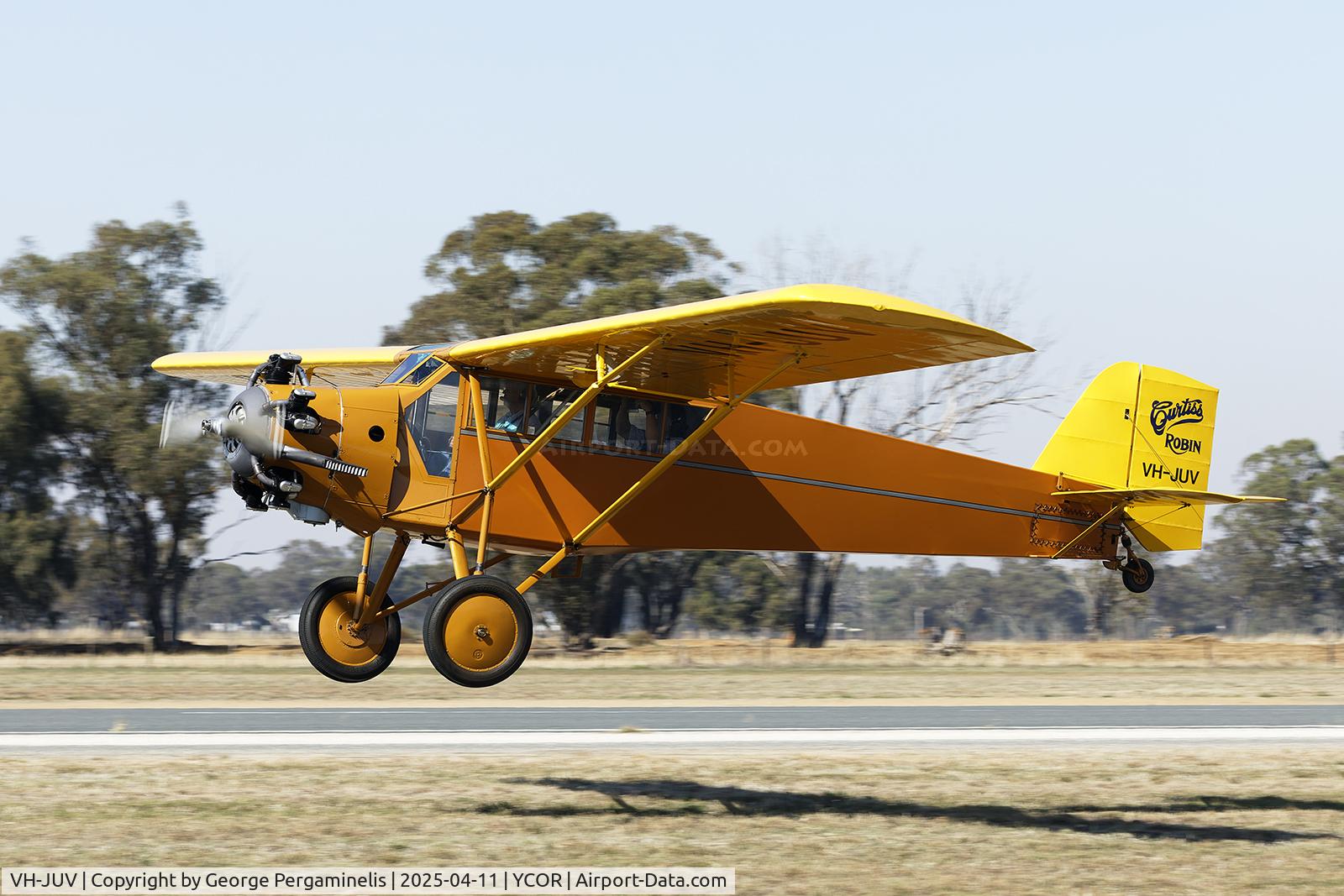 VH-JUV, 1929 Curtiss-Wright Robin J-1 C/N 477, Antique Aeroplane Association of Australia National Fly-in 2025.