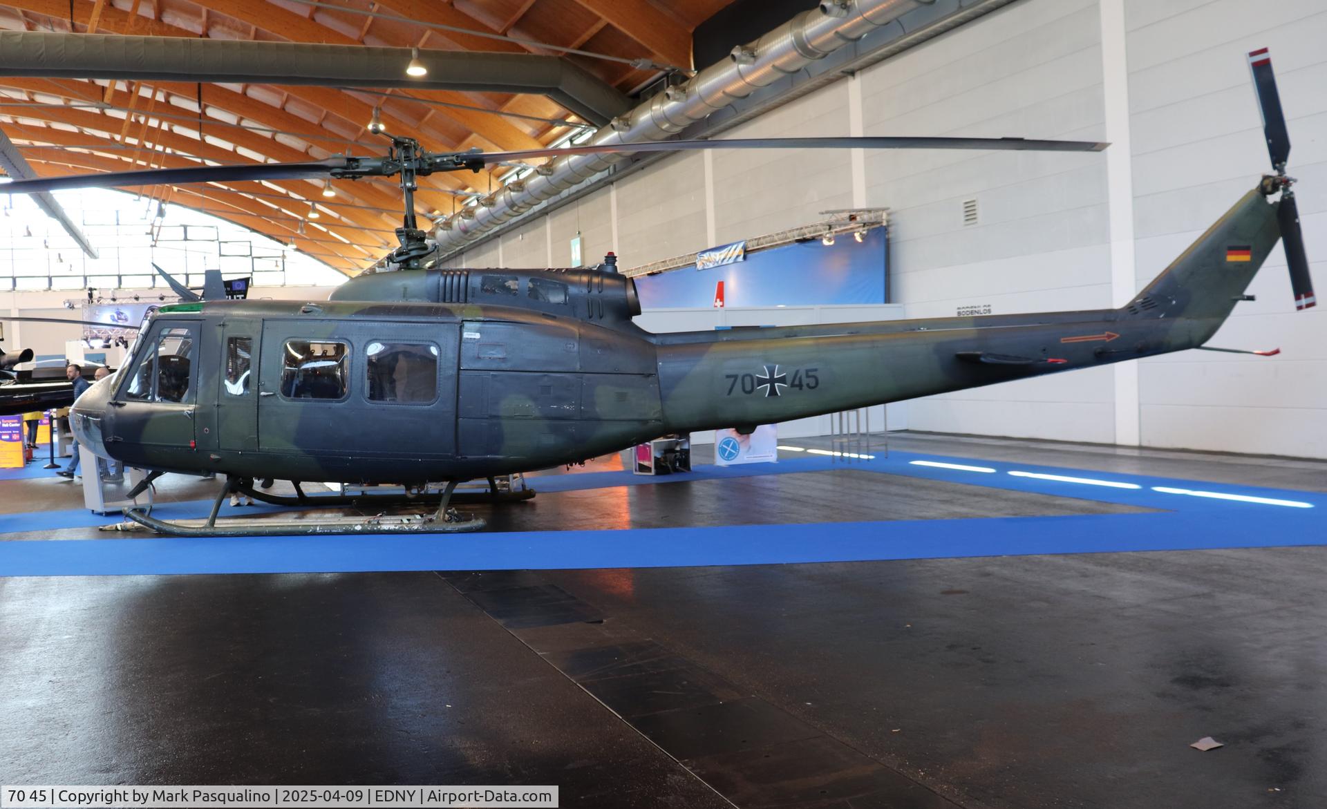 70 45, Bell UH-1D Iroquois (205) C/N 8105, Bell UH-1D