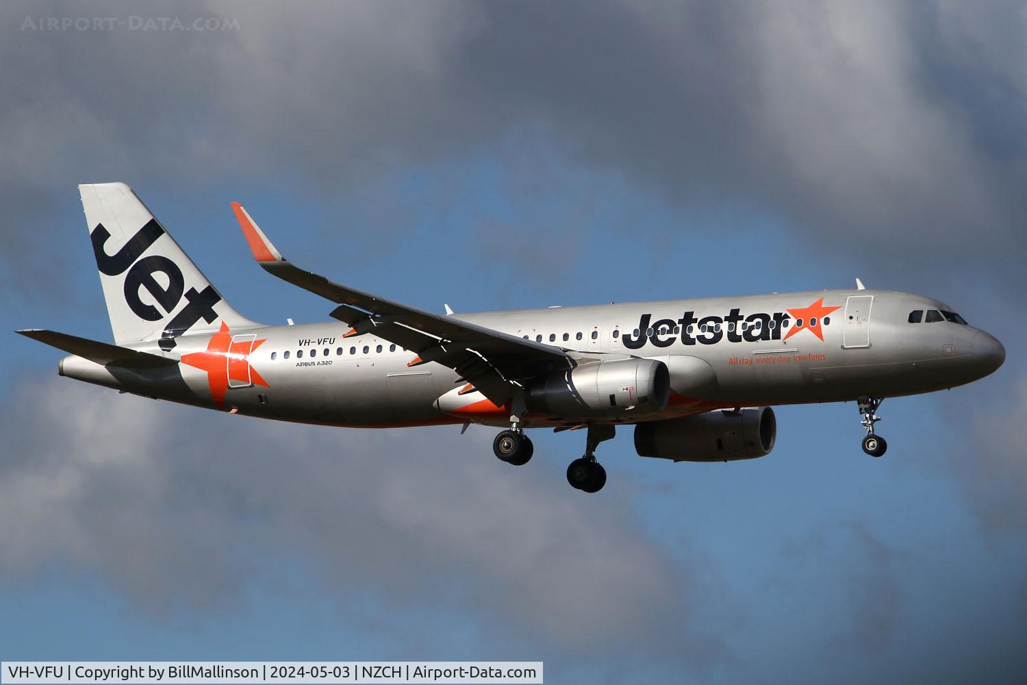 VH-VFU, 2013 Airbus A320-232 C/N 5814, arriving from AKL