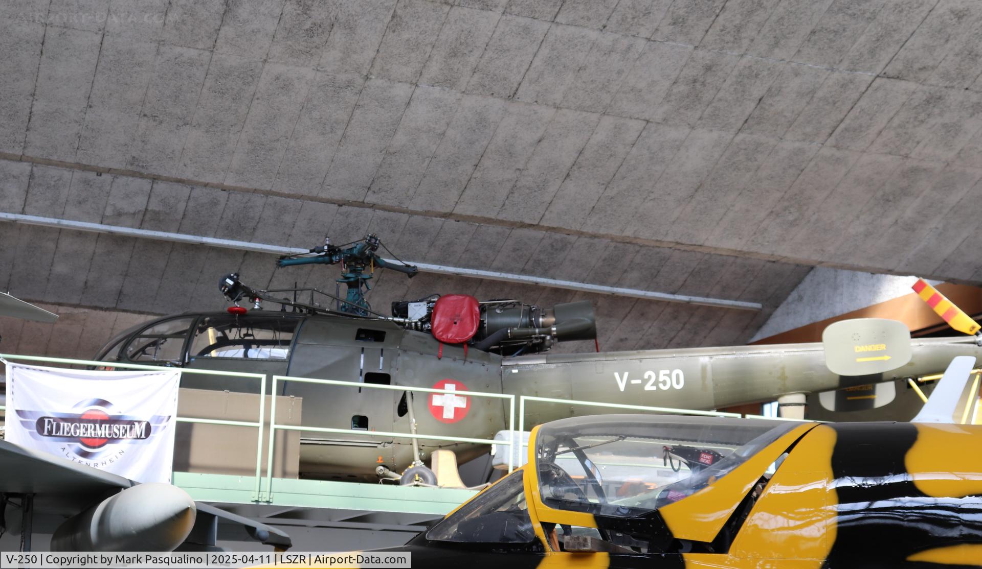 V-250, F+W Emmen SE-3160 Alouette III C/N 126/1072, SE-3160 Alouette III