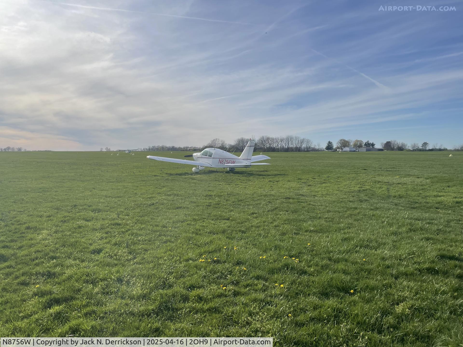N8756W, 1964 Piper PA-28-235 C/N 28-10296, Cherokee at Stewart's