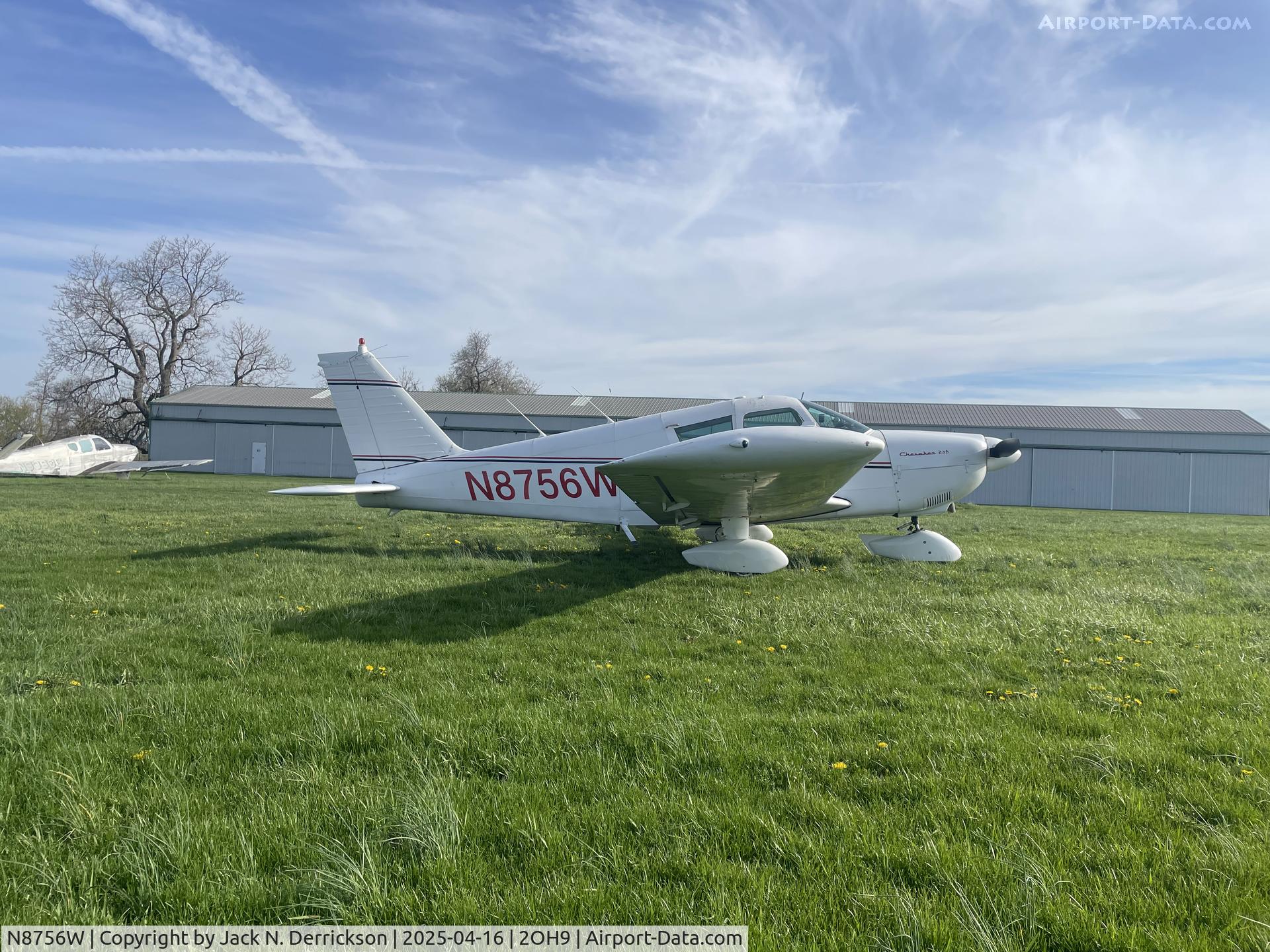 N8756W, 1964 Piper PA-28-235 C/N 28-10296, Cherokee at Stewart's