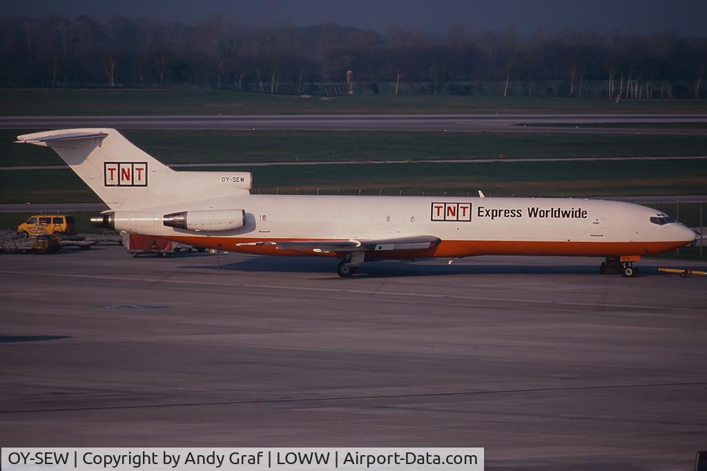 OY-SEW, 1978 Boeing 727-287 C/N 21688, TNT 727-200F