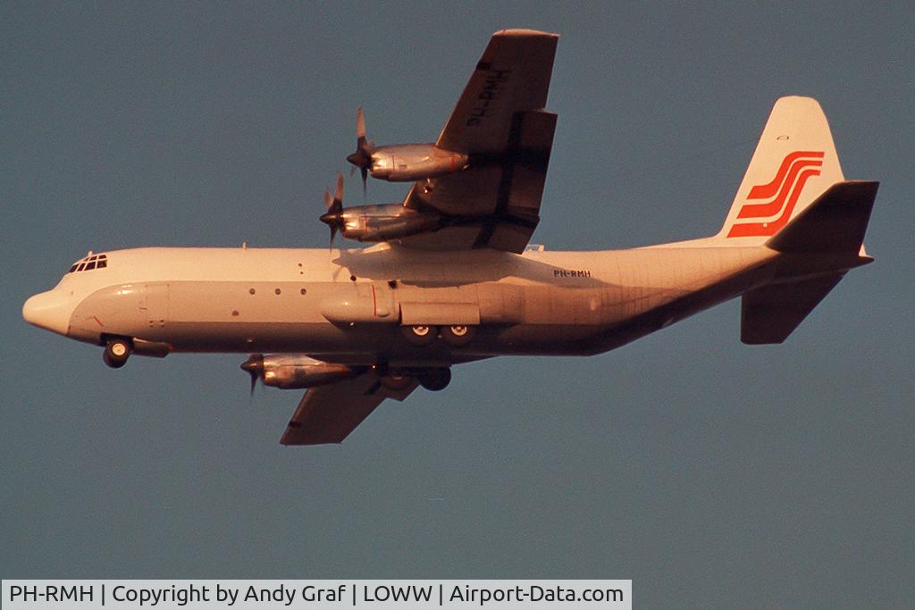 PH-RMH, 1976 Lockheed L-100-30 Hercules (L-382G) C/N 382-4676, Schreiner L-100