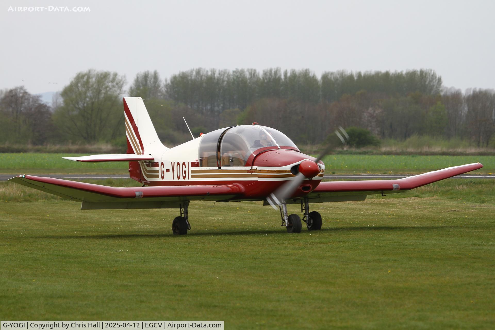 G-YOGI, 1975 Robin DR-400-140B Major C/N 1090, Vintage Piper fly in, Sleap