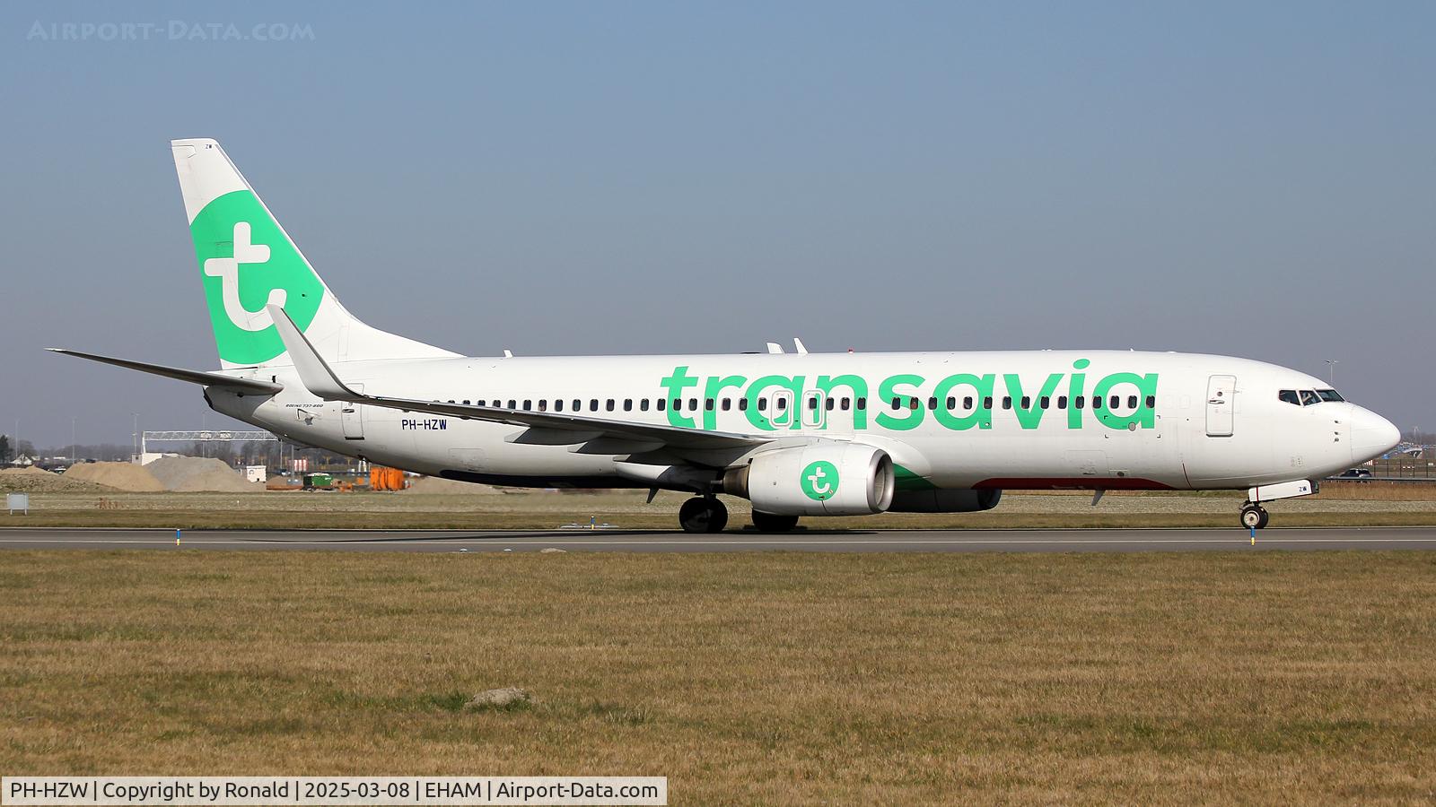 PH-HZW, 2002 Boeing 737-8K2 C/N 29345, at eham