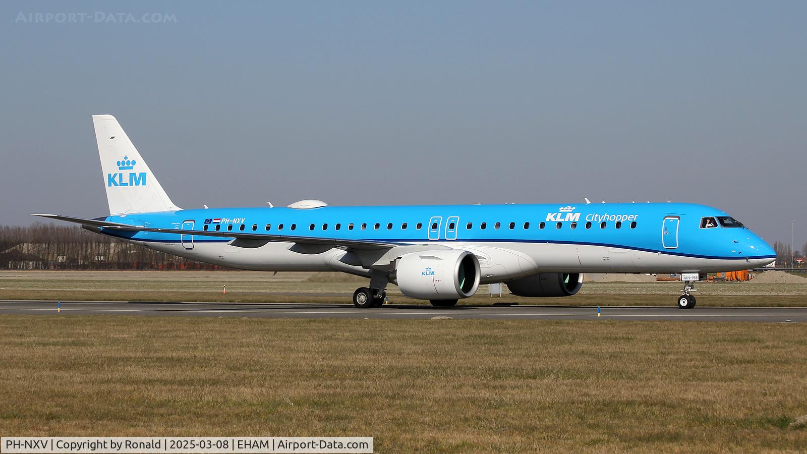PH-NXV, 2024 Embraer E195-E2 (ERJ190-400STD) C/N 20158, at eham