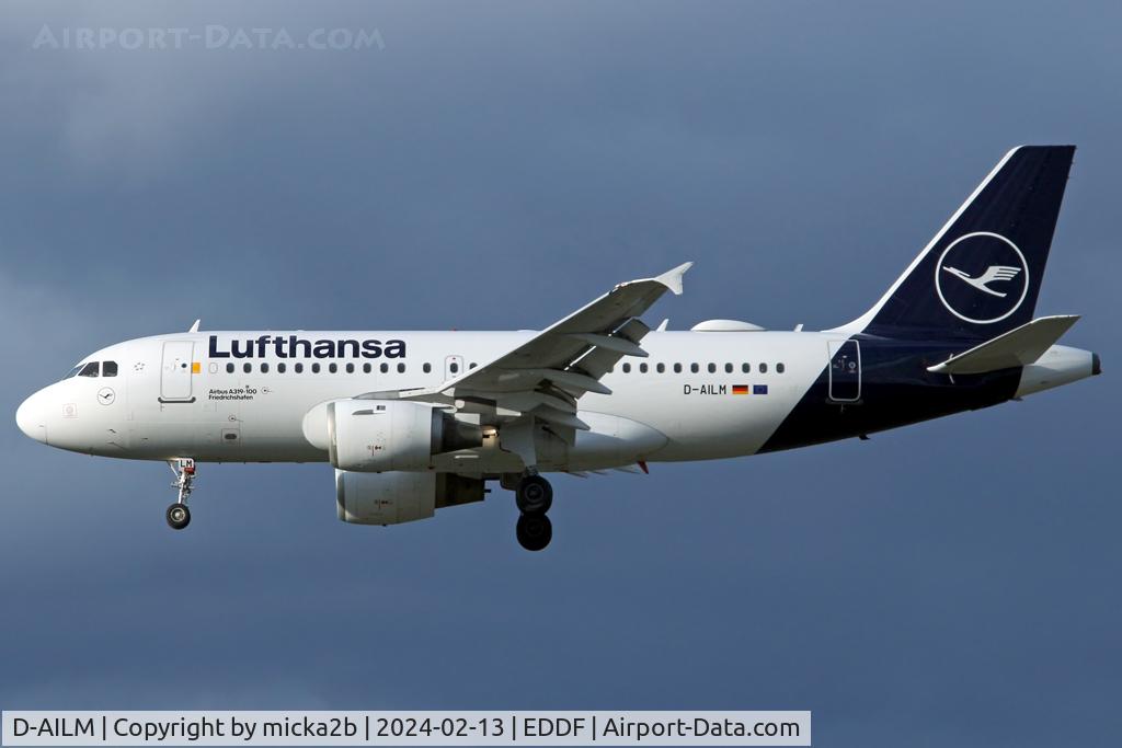 D-AILM, 1997 Airbus A319-114 C/N 694, Landing