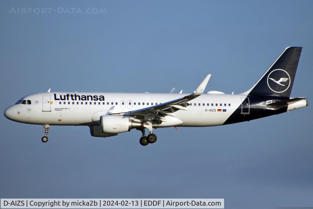D-AIZS, 2013 Airbus A320-214 C/N 5557, Landing