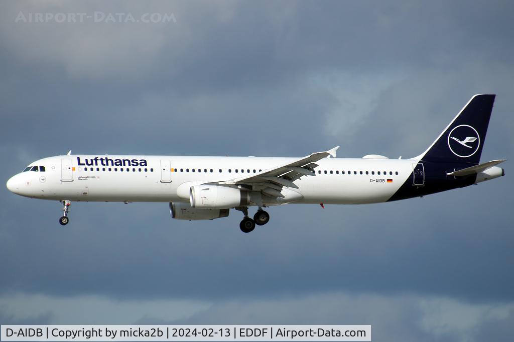 D-AIDB, 2010 Airbus A321-231 C/N 4545, Landing