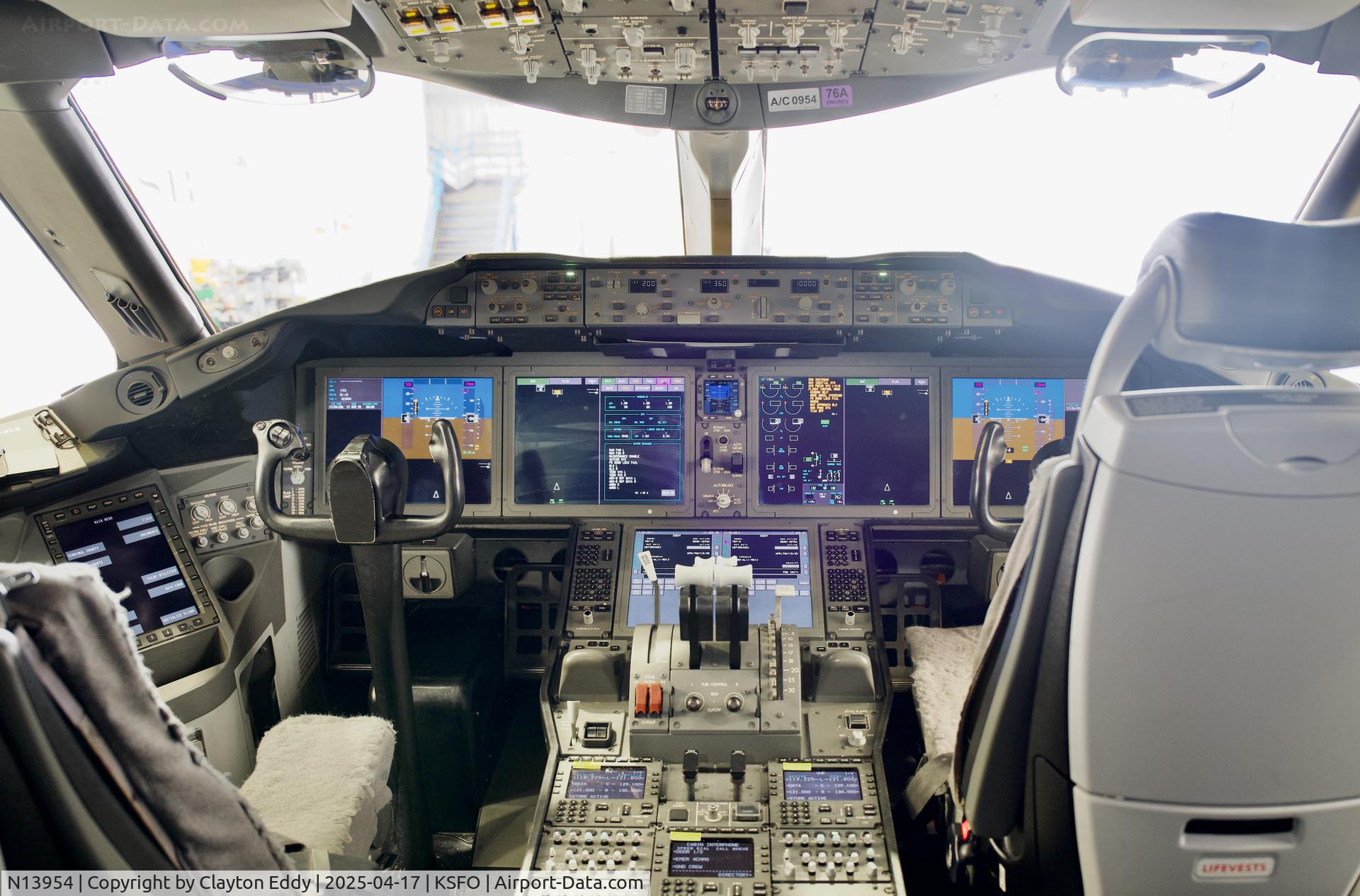 N13954, 2015 Boeing 787-9 Dreamliner C/N 36405, SFO 2025