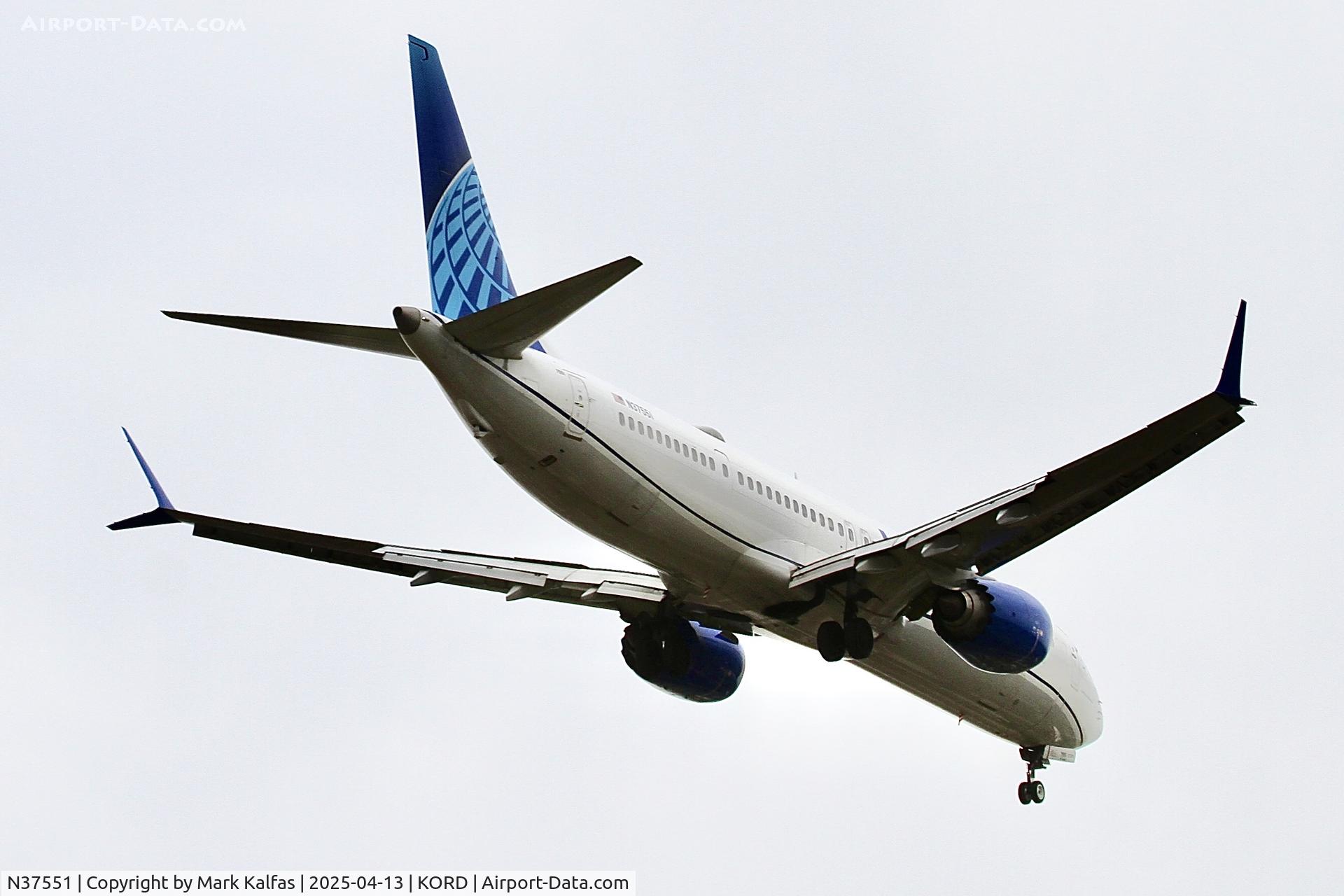N37551, 2023 Boeing 737-9 MAX C/N 67181, B39M United Airlines Boeing 737 MAX 9 N37551 landing 10R KORD