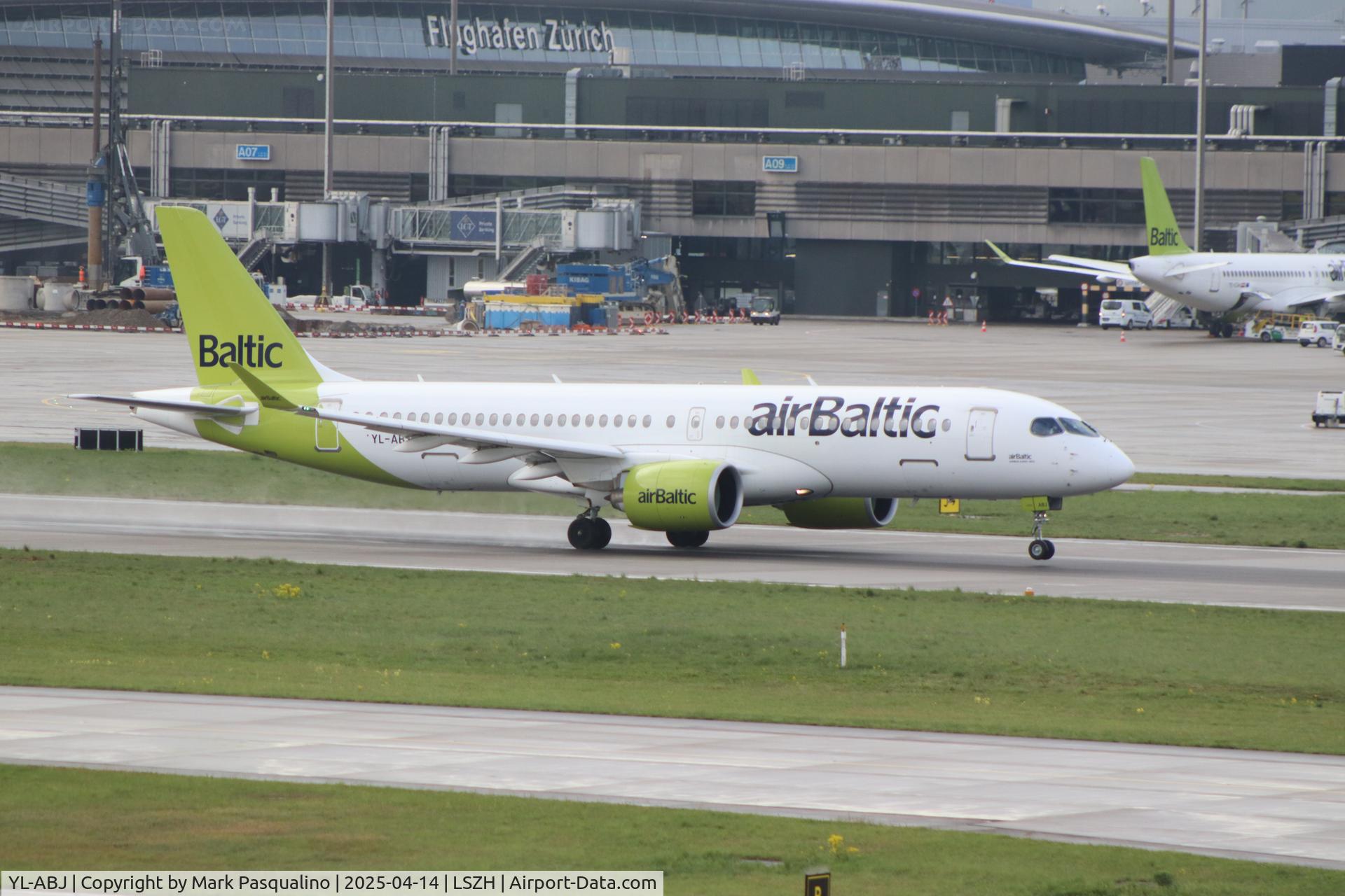 YL-ABJ, 2022 Airbus A220-300 C/N 55165, Airbus A220-371