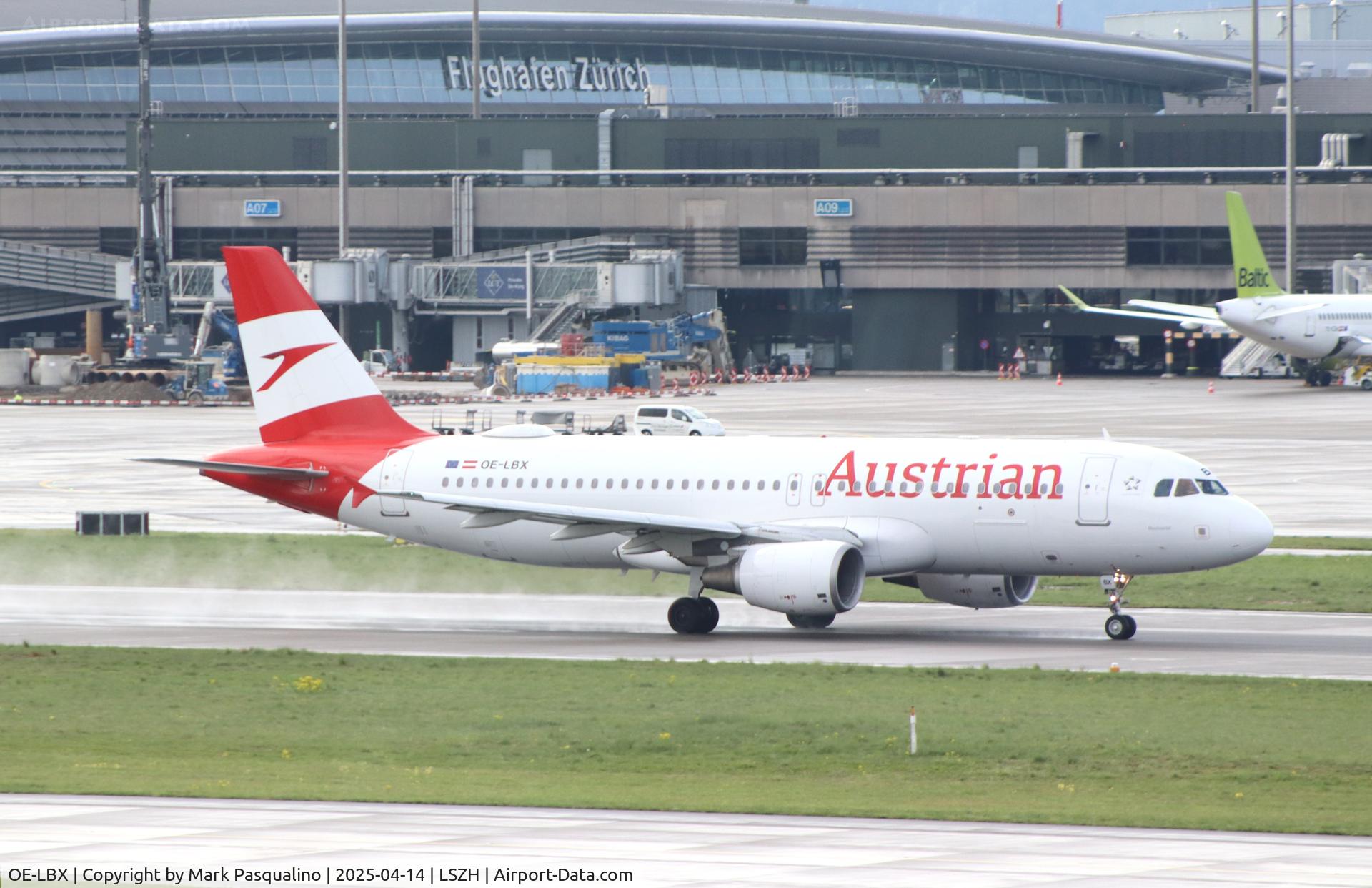 OE-LBX, 2002 Airbus A320-214 C/N 1735, Airbus A320-214