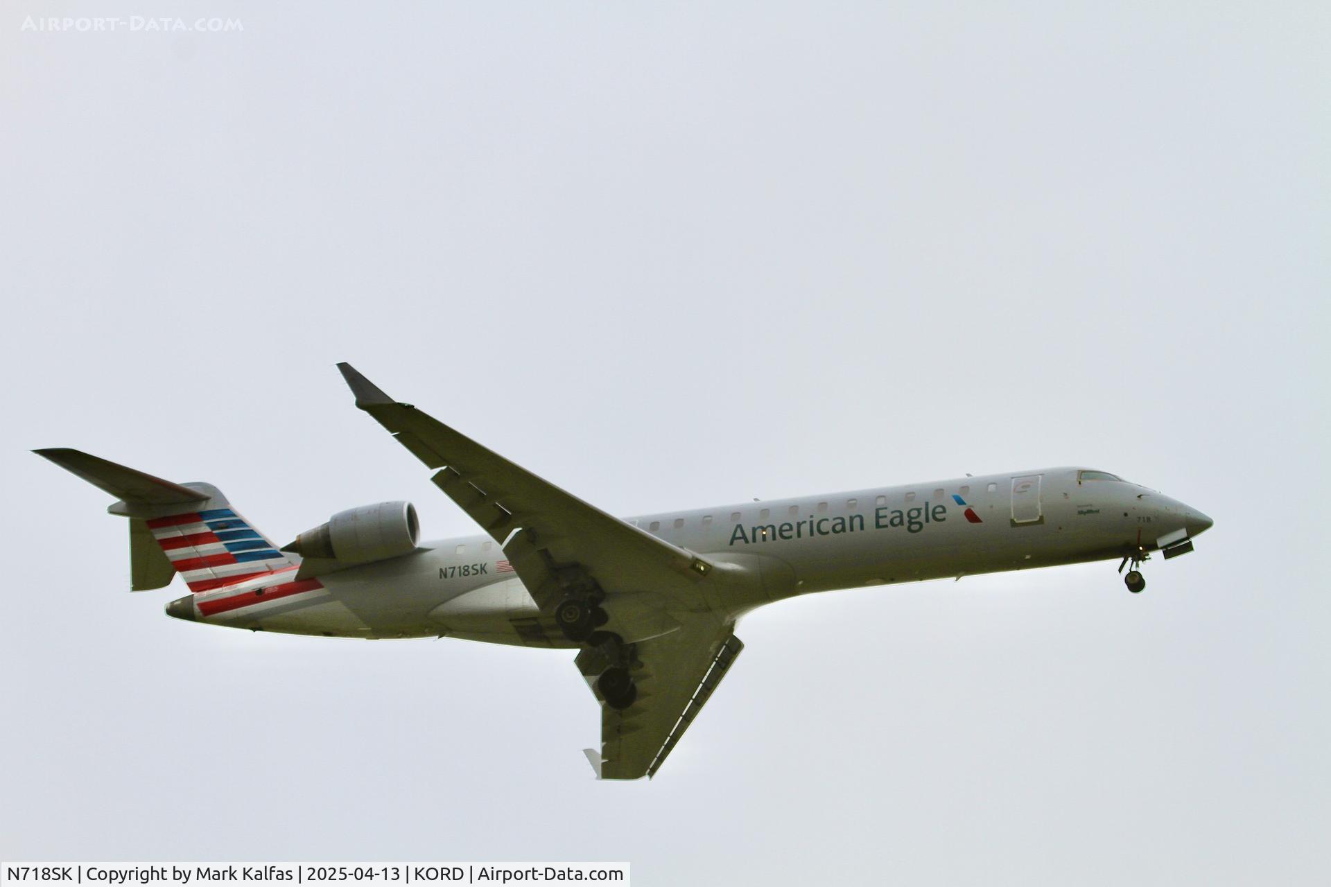 N718SK, 2004 Bombardier CRJ-701 (CL-600-2C10) Regional Jet C/N 10184, CRJ7 SkyWest / American Eagle Canadair Regional Jet CRJ-700 N718SK arriving 10R KORD