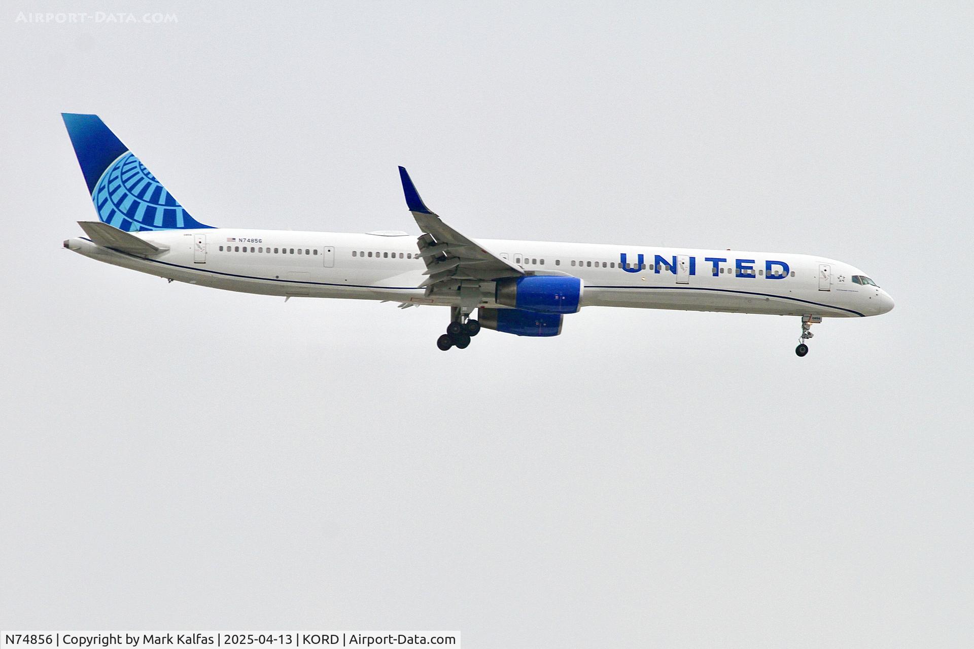 N74856, 2004 Boeing 757-324 C/N 32815, B753 United Airlines Boeing 757-33N N74856 10C approach KORD