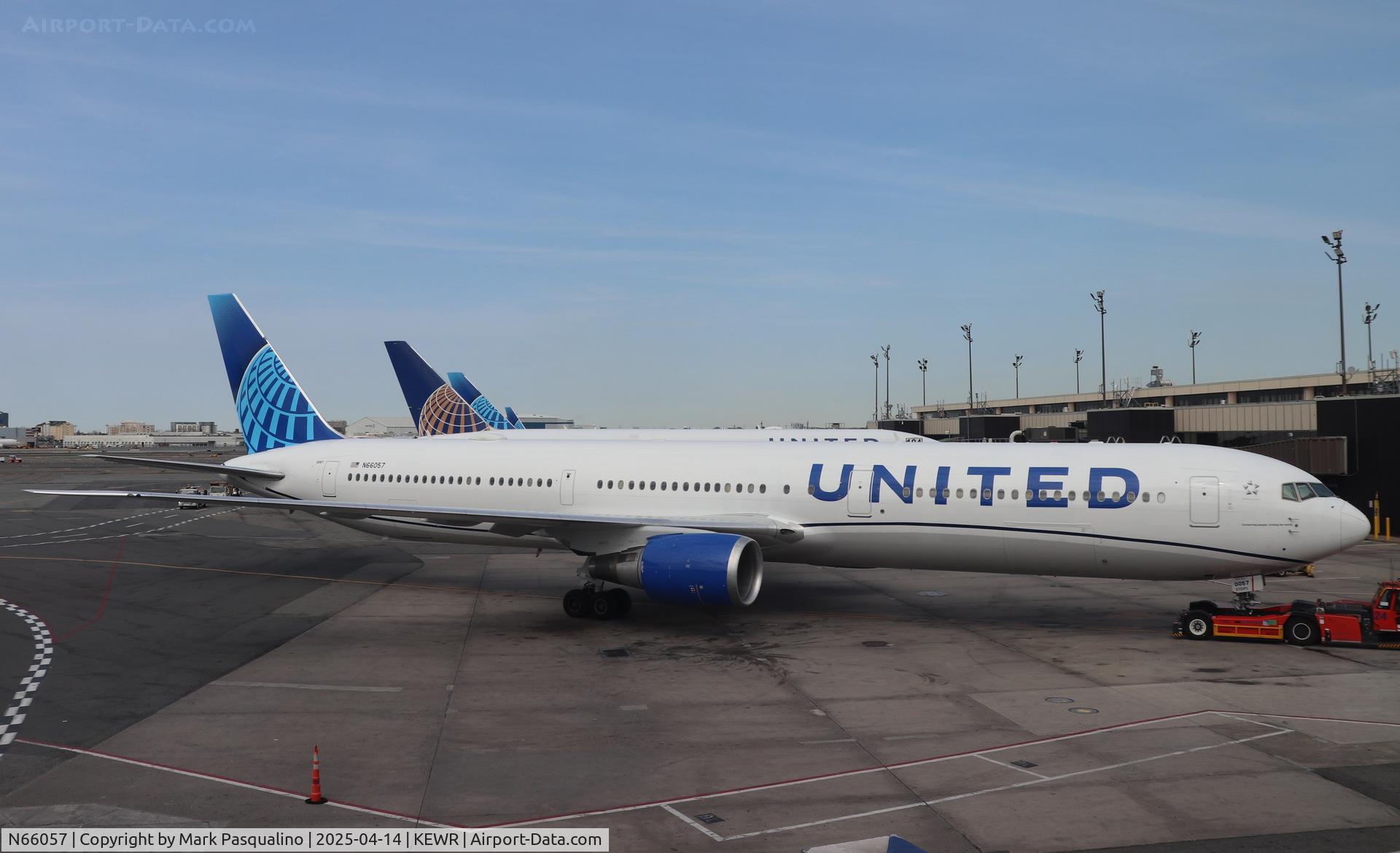 N66057, 2002 Boeing 767-424/ER C/N 29452, Boeing 767-424/ER