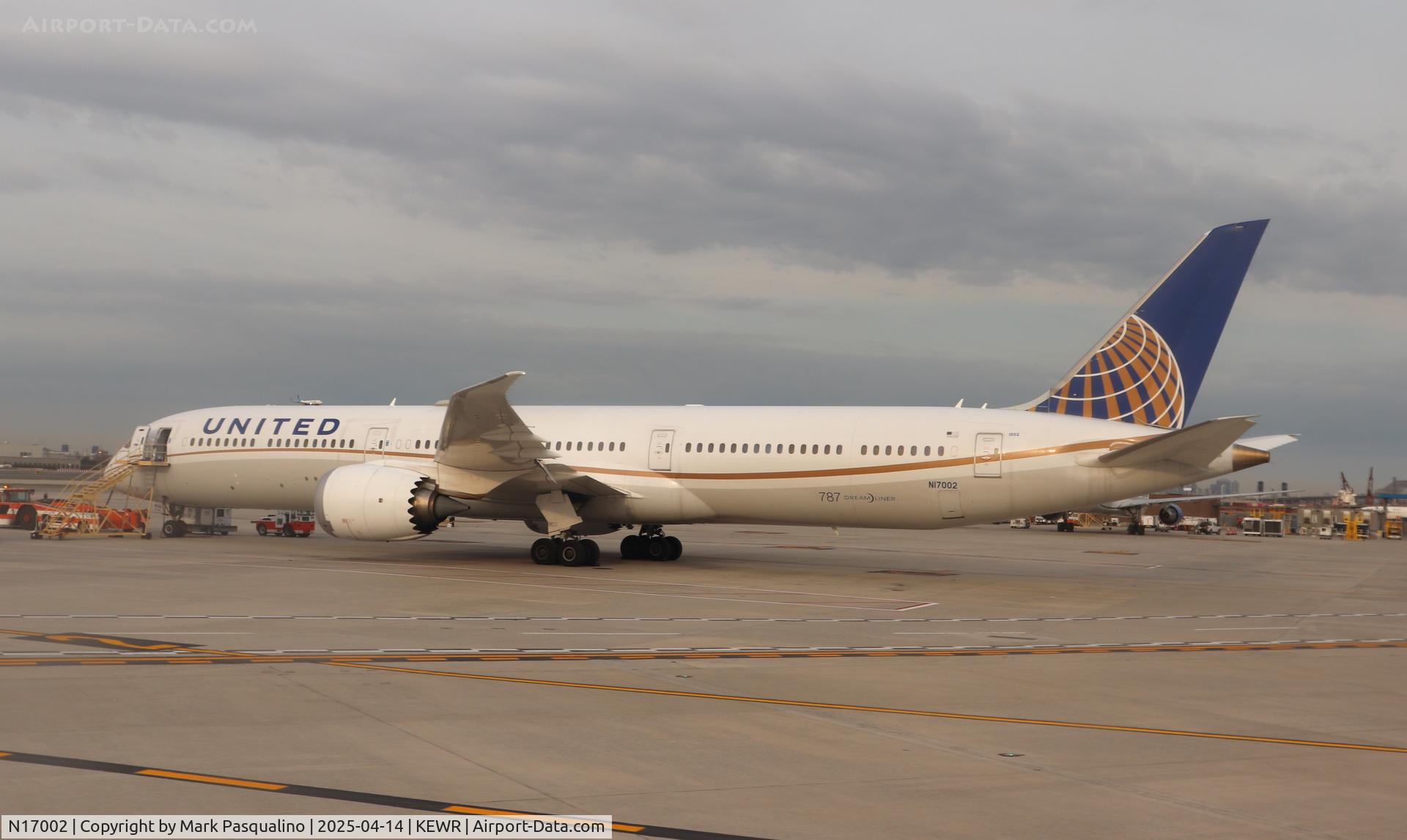 N17002, 2018 Boeing 787-10 Dreamliner C/N 40930, Boeing 787-10
