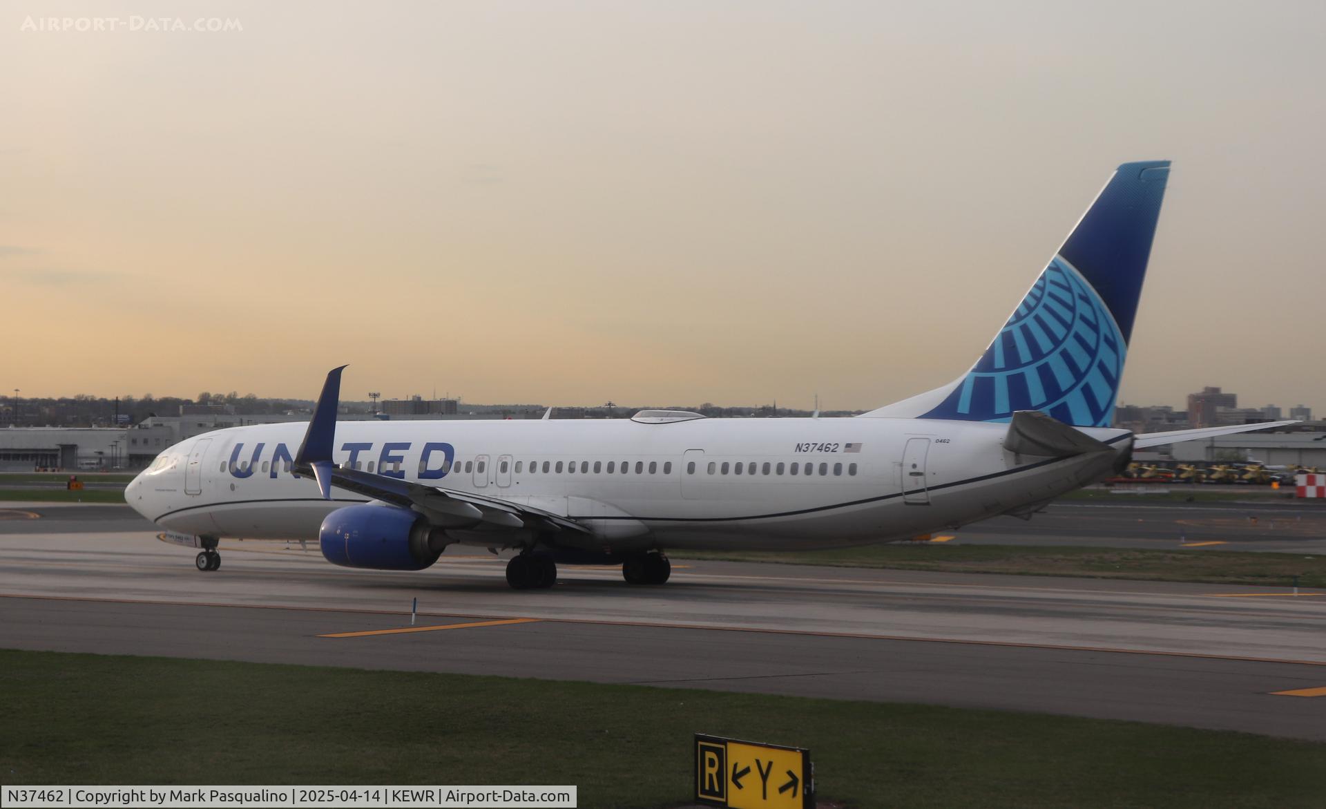 N37462, 2012 Boeing 737-924/ER C/N 37207, Boeing 737-924/ER