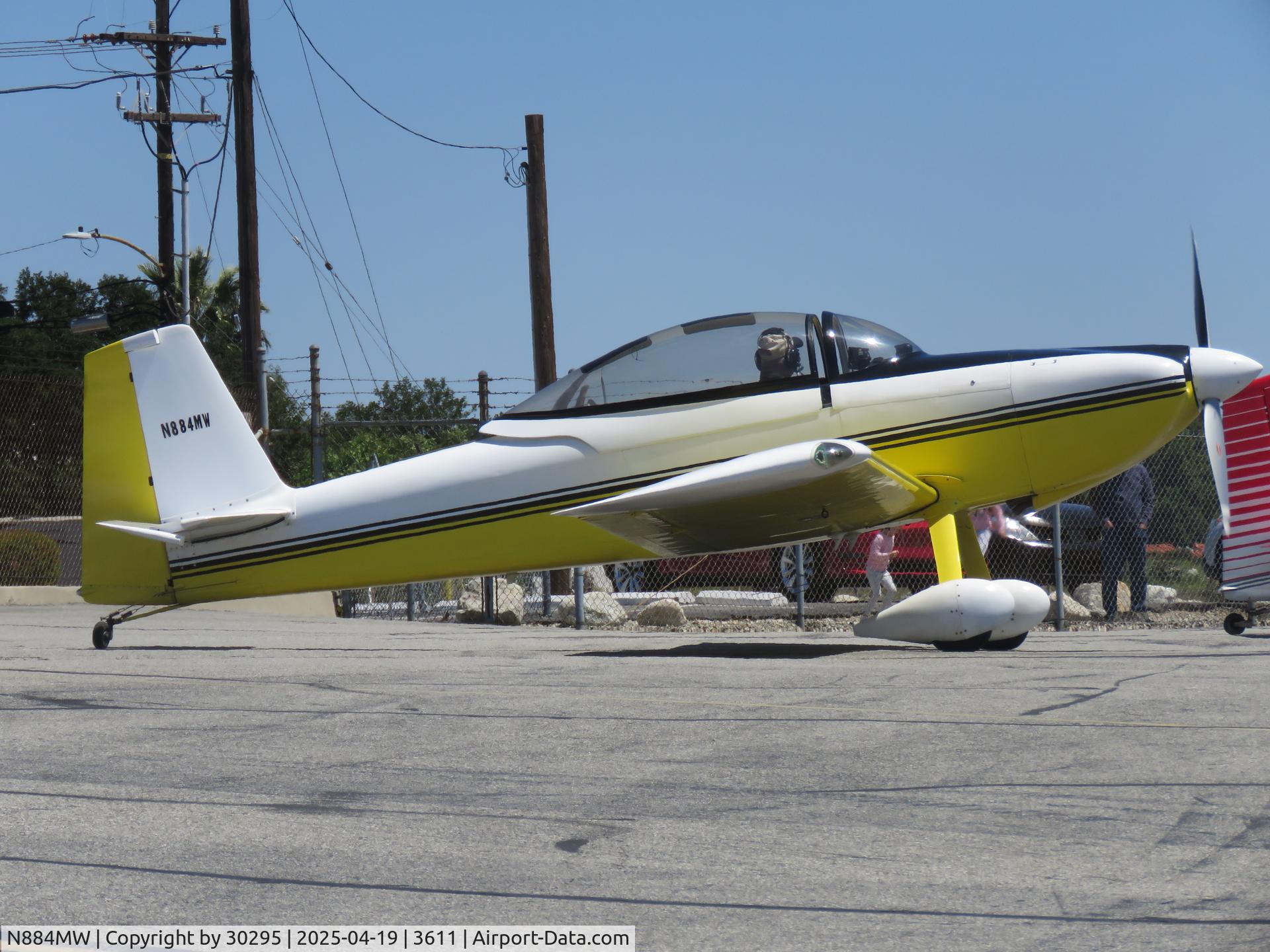 N884MW, 2009 Vans RV-8 C/N 81525, Waiting