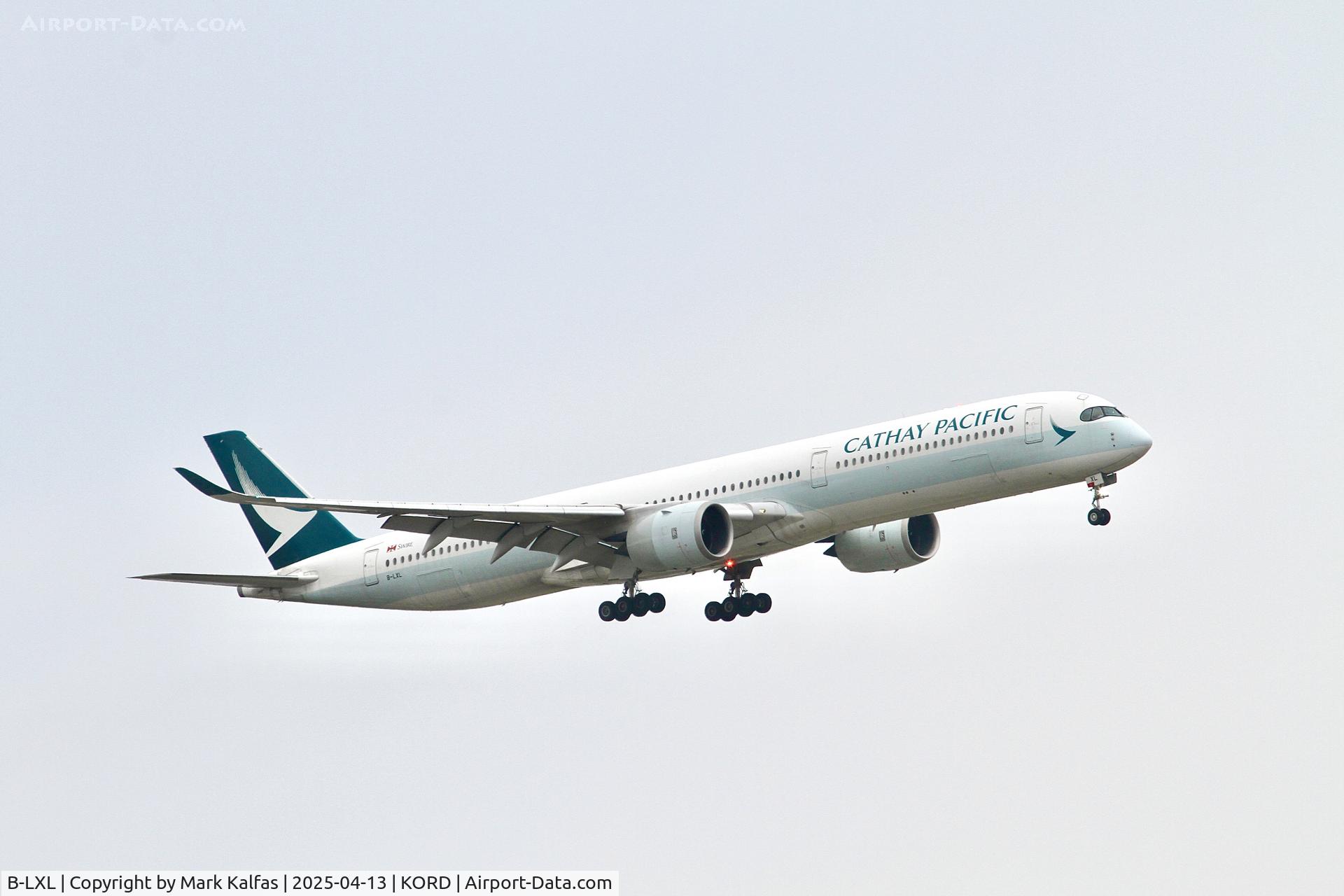B-LXL, 2019 Airbus A350-1041 C/N 306, A35K CATHAY PACIFIC Airbus A350-1041 B-LXL arriving 10R KORD