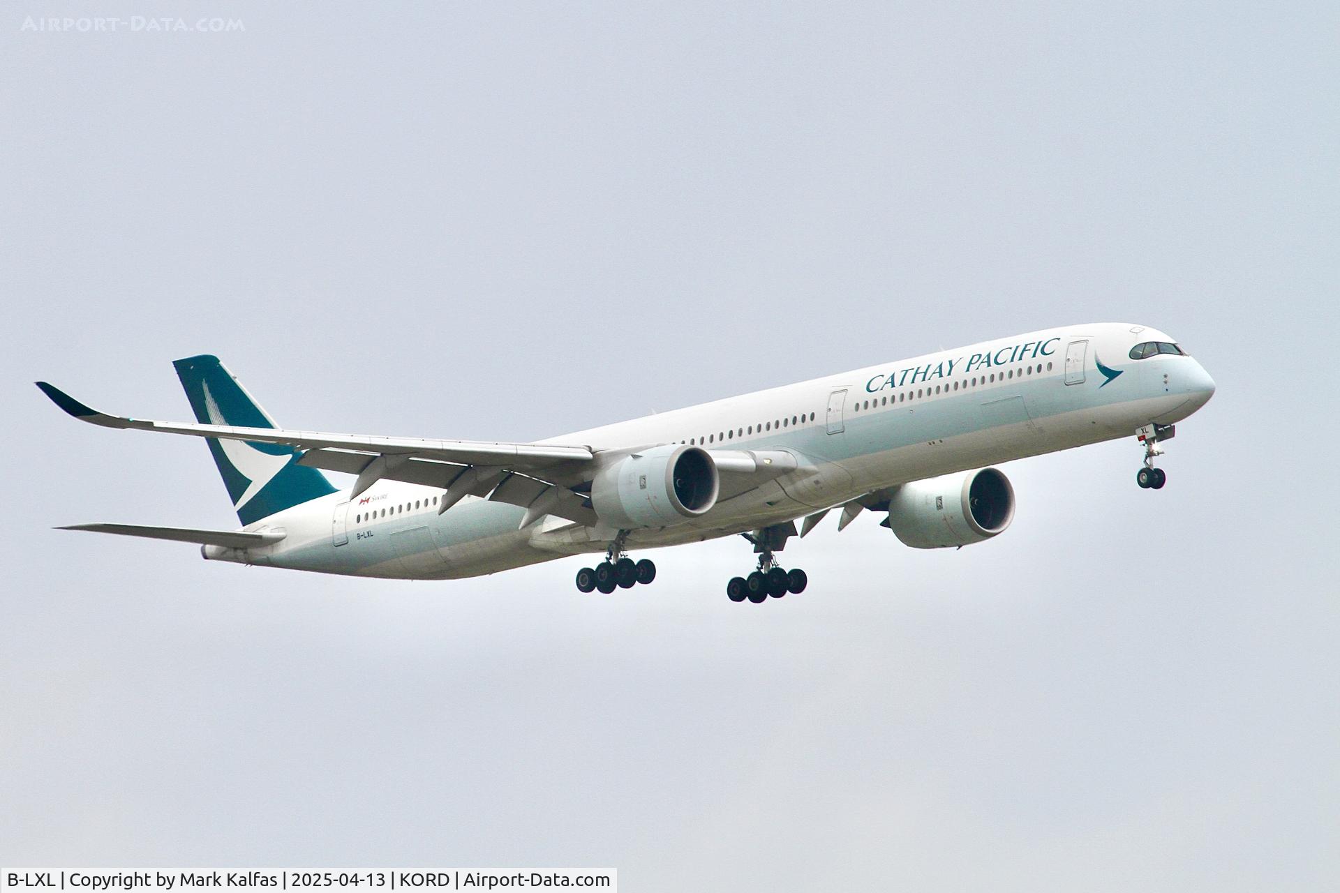 B-LXL, 2019 Airbus A350-1041 C/N 306, A35K CATHAY PACIFIC Airbus A350-1041 B-LXL arriving 10R KORD