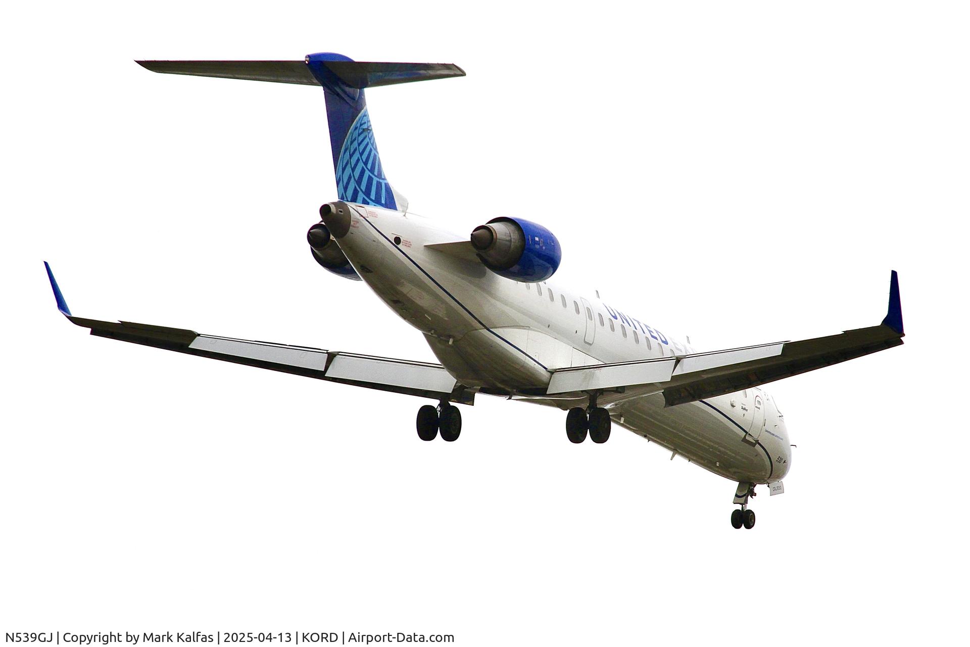 N539GJ, Bombardier CRJ-550 (CL-600-2C11) C/N 10230, CRJ7 SkyWest / United Express Canadair Regional Jet CRJ-550 N530GJ 10R approach KORD