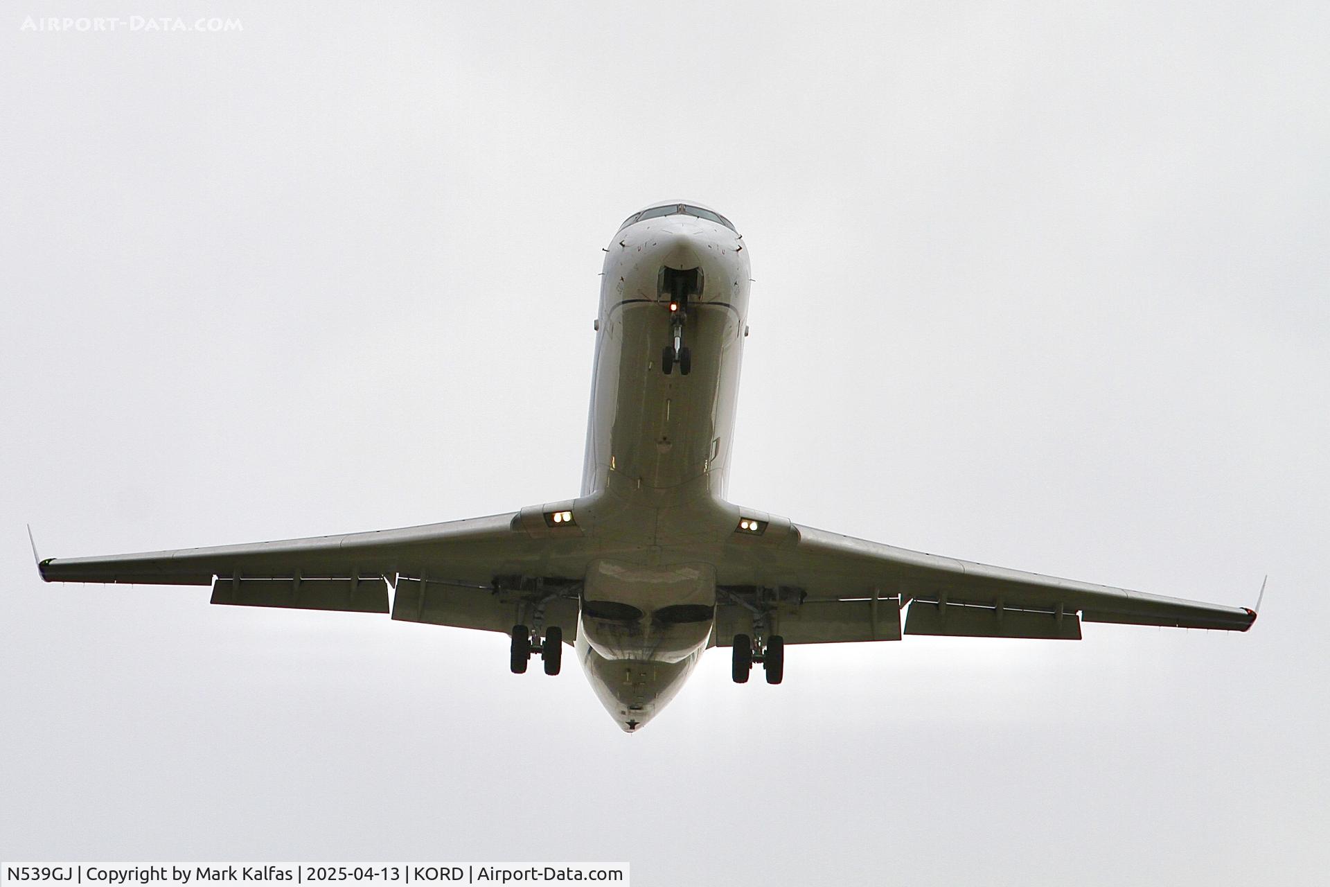 N539GJ, Bombardier CRJ-550 (CL-600-2C11) C/N 10230, CRJ7 SkyWest / United Express Canadair Regional Jet CRJ-550 N530GJ 10R approach KORD