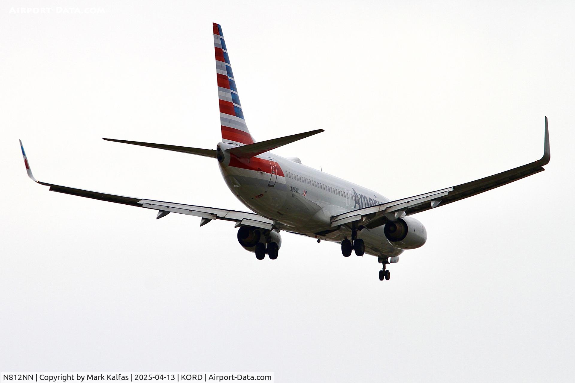 N812NN, 2009 Boeing 737-823 C/N 33520, B738 American Airlines  Boeing 737-823, on a second attempt N812NN 10R approach KORD
