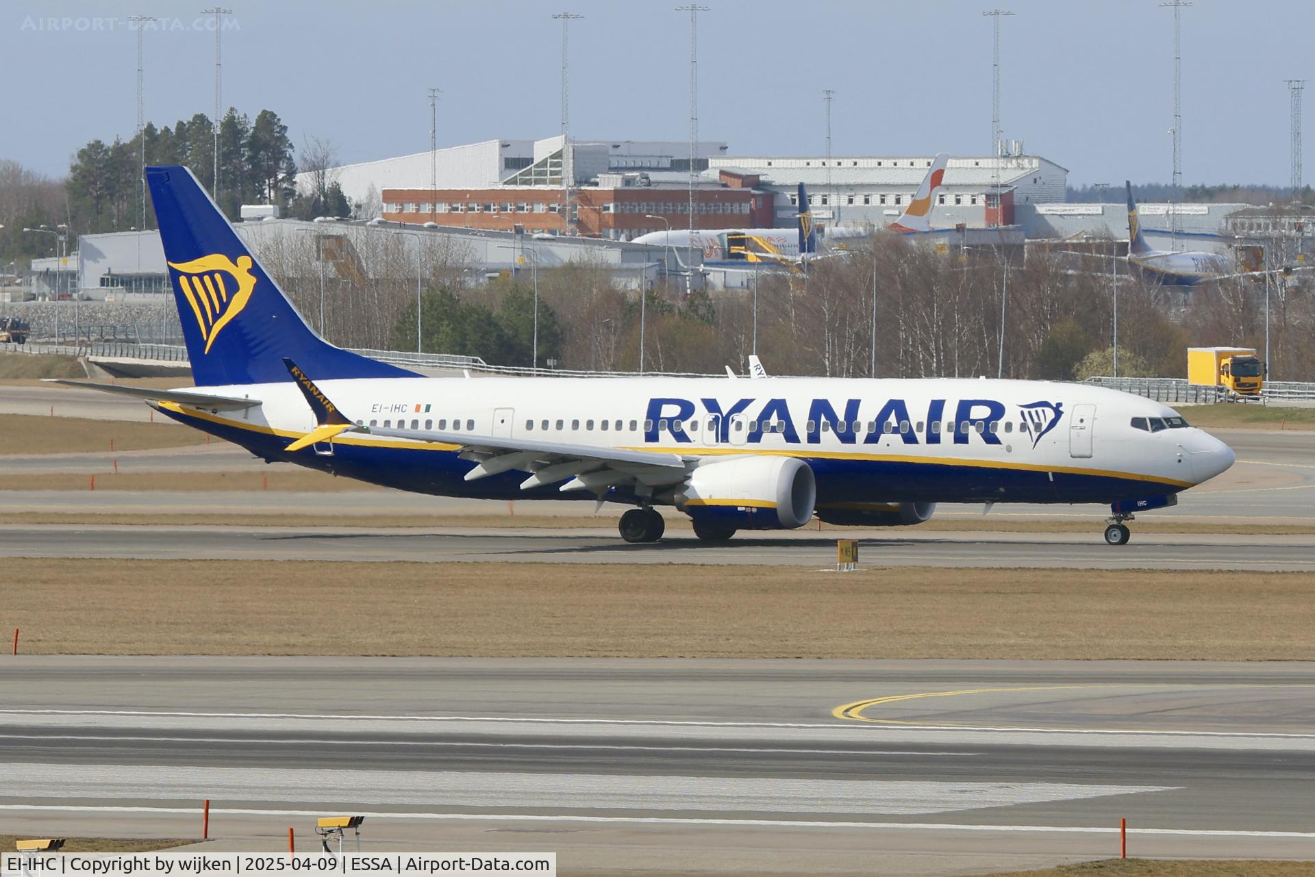EI-IHC, 2023 Boeing 737-8 MAX 200 C/N 62355, Twy W