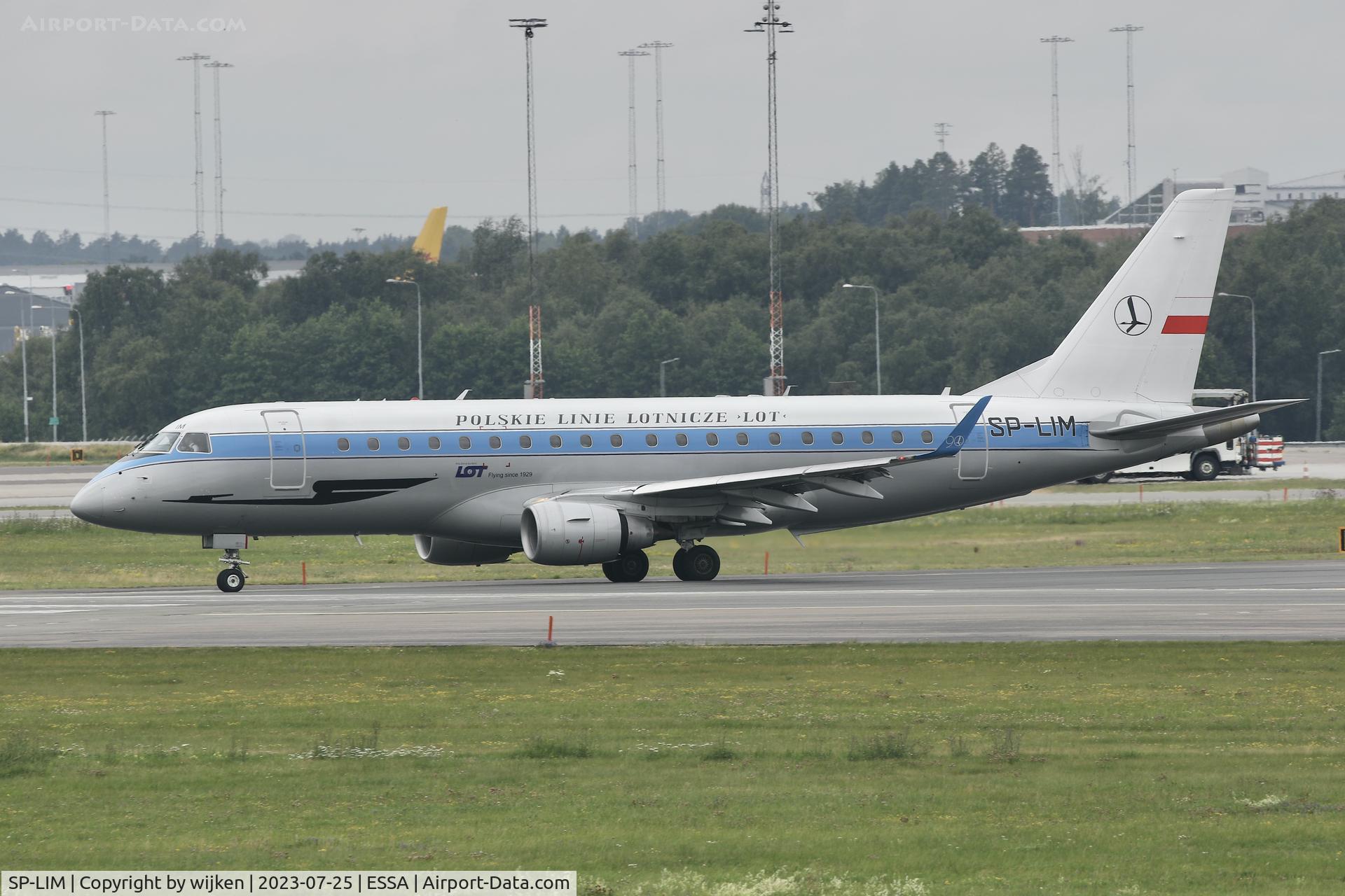 SP-LIM, 2010 Embraer 175LR (ERJ-170-200LR) C/N 17000311, Rwy 19L