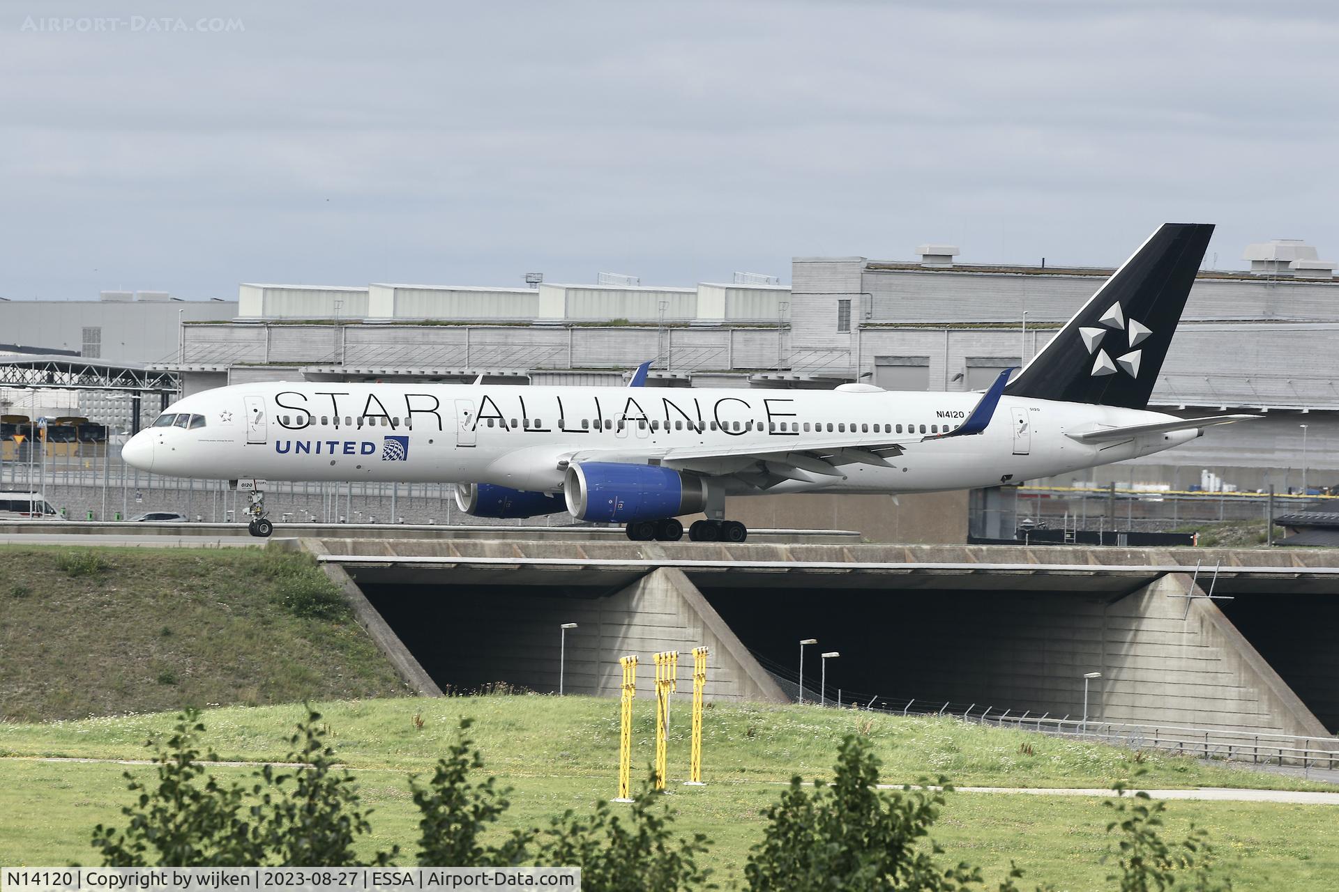 N14120, 1997 Boeing 757-224 C/N 27562, Twy W