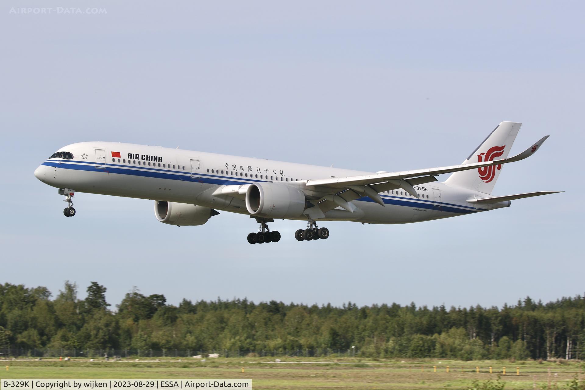 B-329K, 2021 Airbus A350-941 C/N 487, Rwy 26