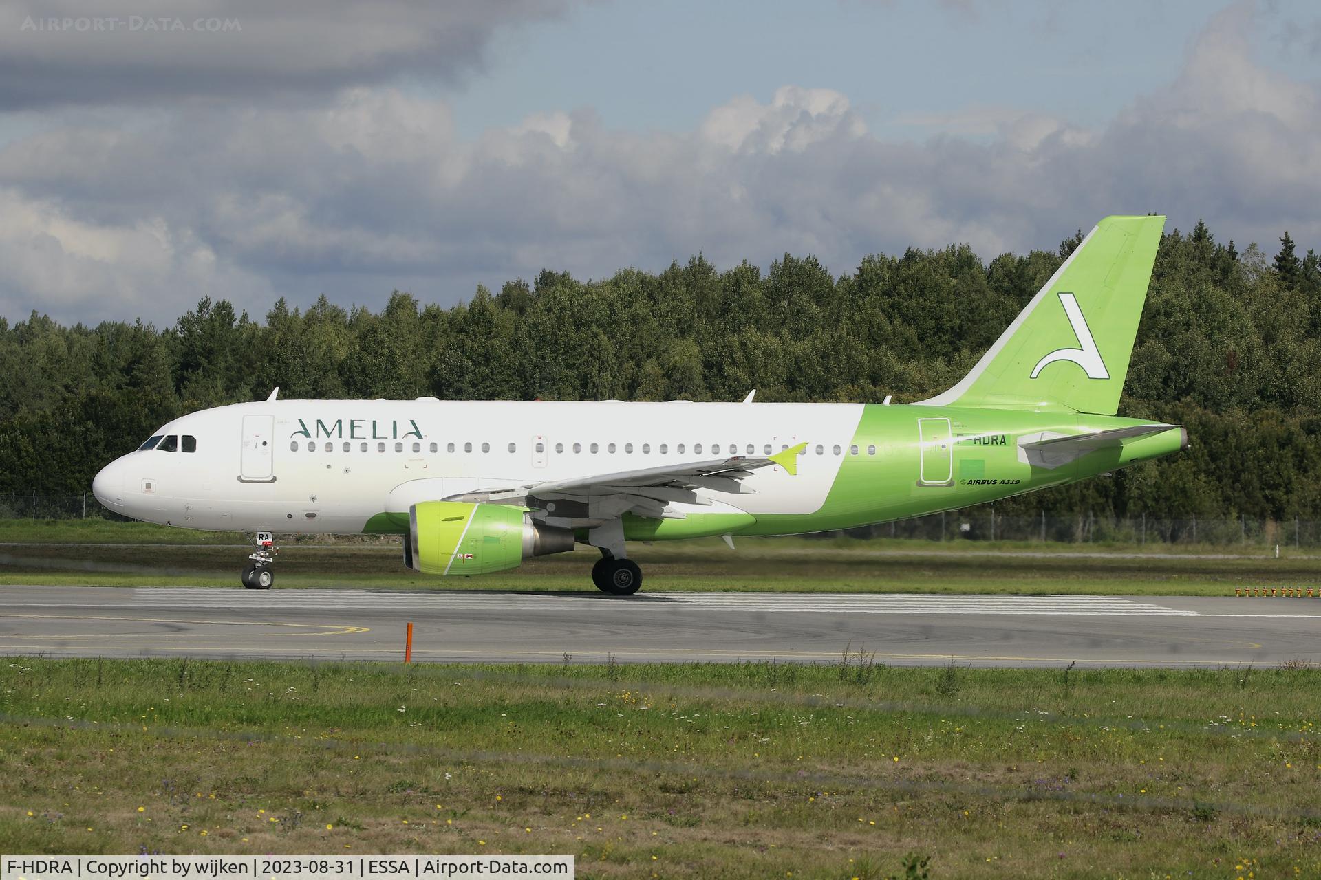 F-HDRA, 2004 Airbus A319-111 C/N 2279, Rwy 26