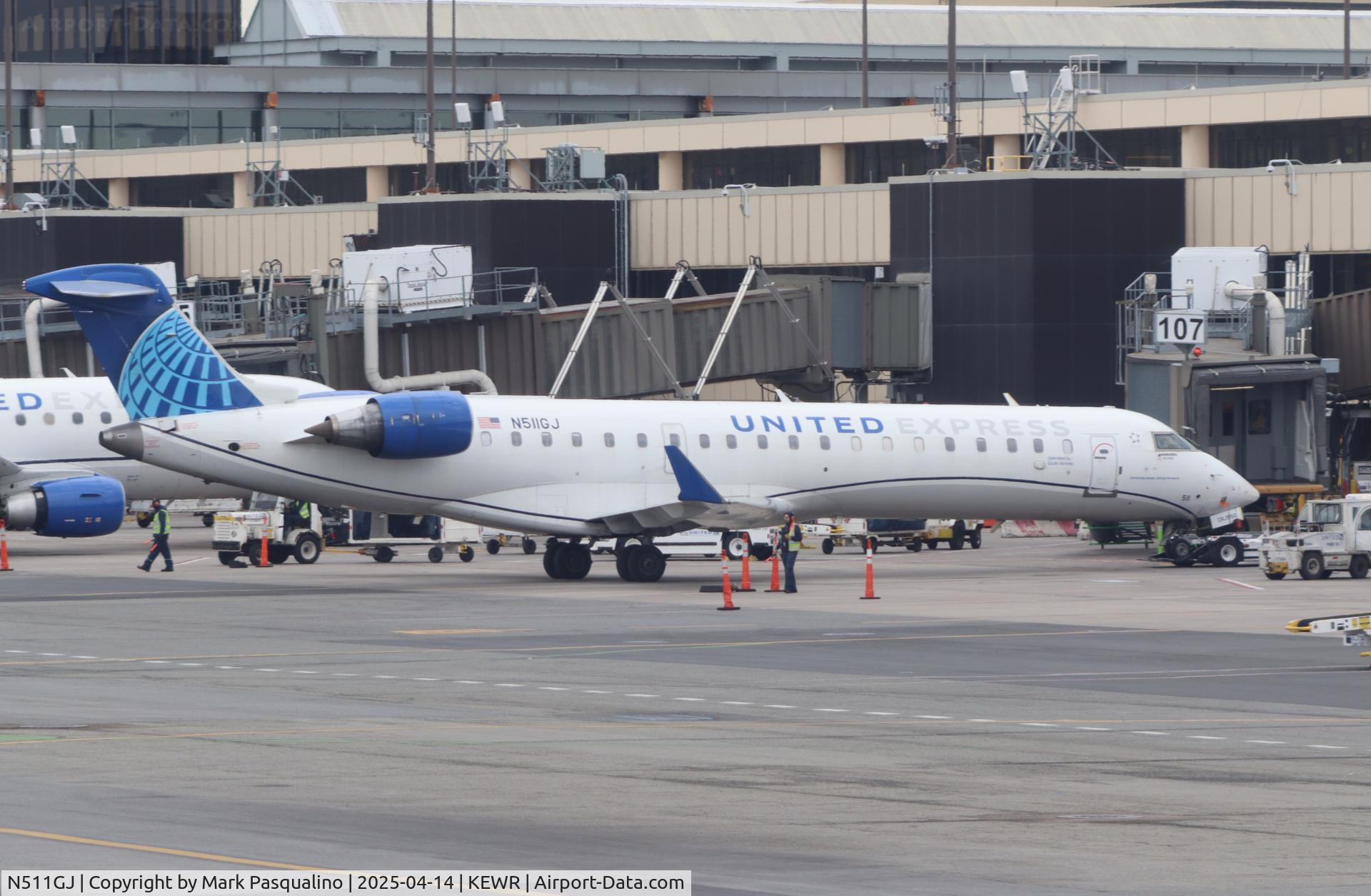 N511GJ, 2003 Bombardier CRJ-701 (CL-600-2C10) C/N 10128, CL-600-2C10