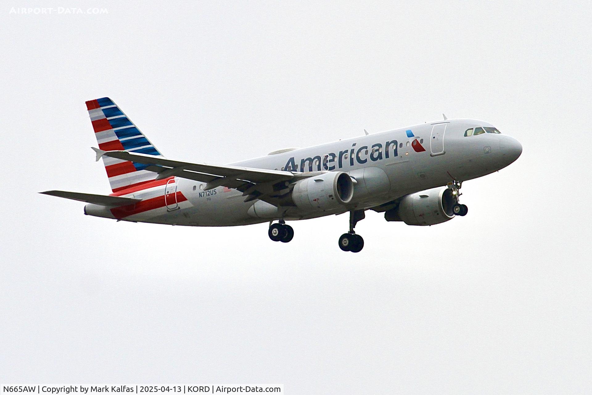 N665AW, 2001 Airbus A320-232 C/N 1644, A320 American Airlines Airbus A320-232  N665AW arriving on 10R KORD