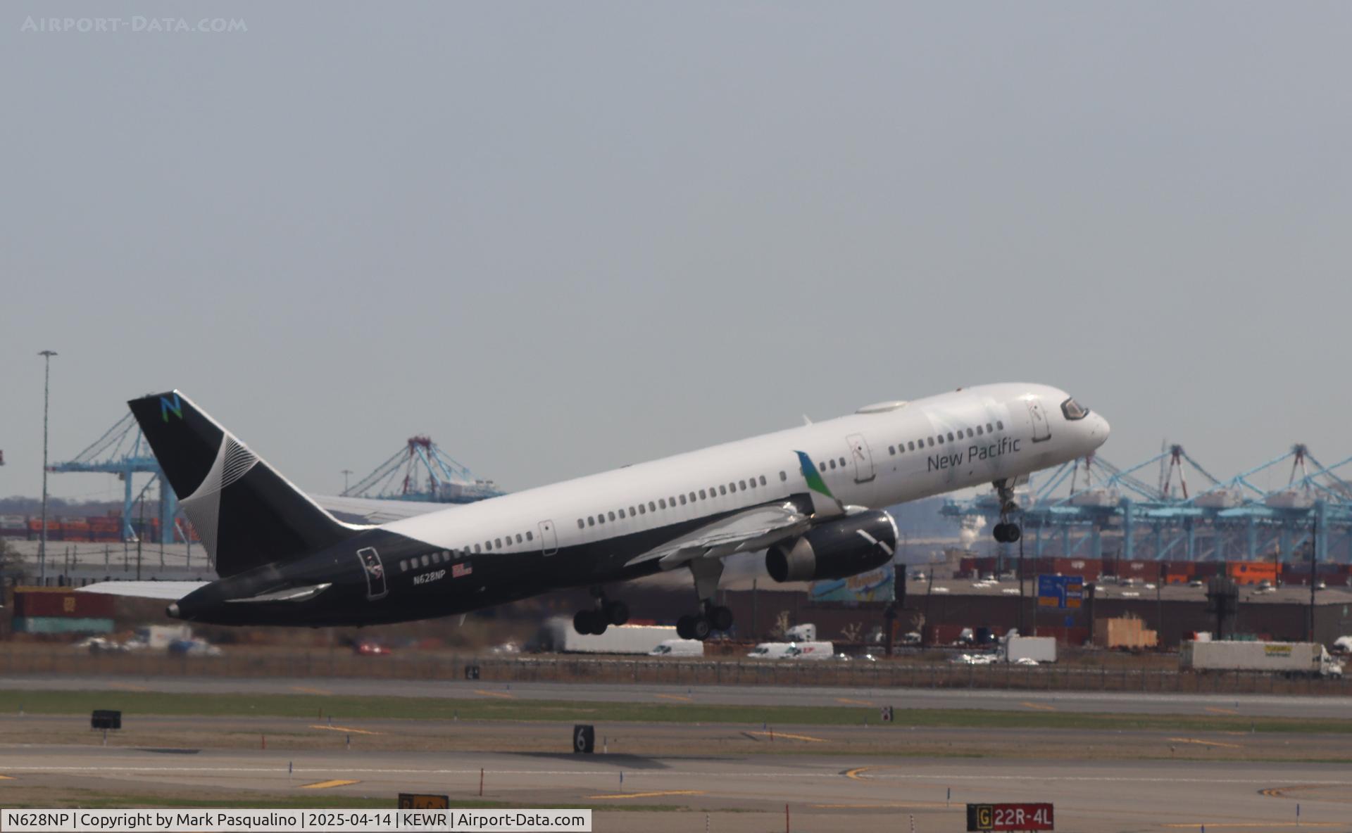 N628NP, 1995 Boeing 757-2B7 C/N 27809, Boeing 757-2B7