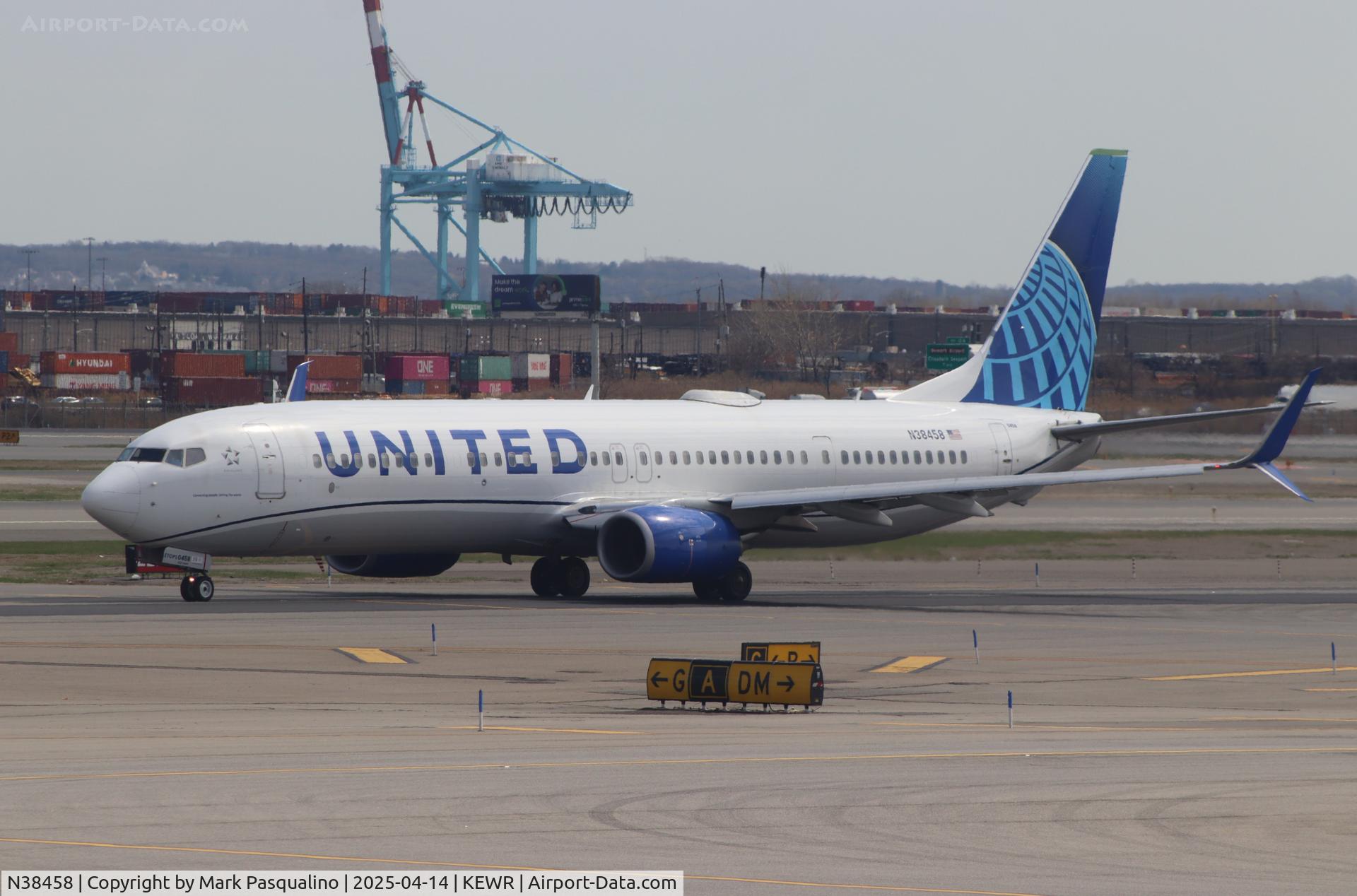N38458, 2012 Boeing 737-924/ER C/N 37199, Boeing 737-924/ER
