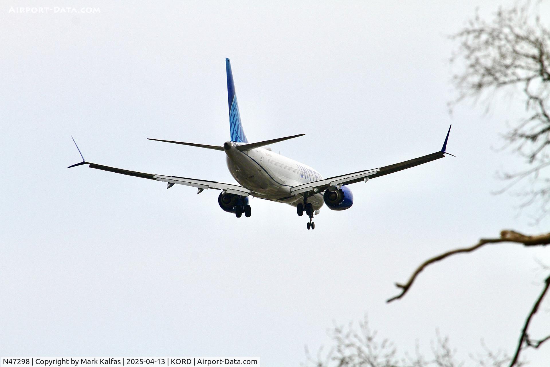N47298, 2024 Boeing 737 Max 8 C/N 67611, B38M United Airlines Boeing 737 MAX 8 N47298 arriving on 10R KORD