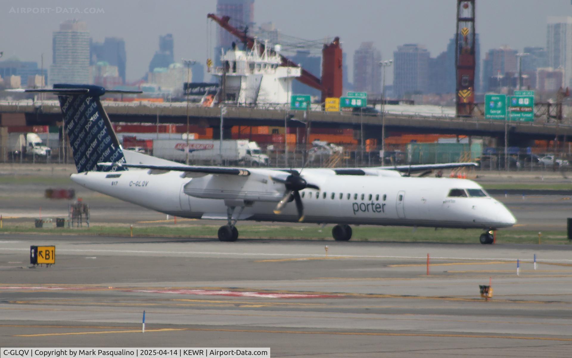 C-GLQV, 2009 De Havilland Canada DHC-8-402Q Dash 8 C/N 4279, DHC-8-402Q