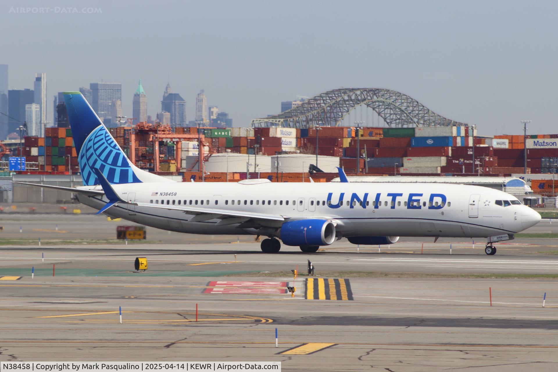 N38458, 2012 Boeing 737-924/ER C/N 37199, Boeing 737-924/ER