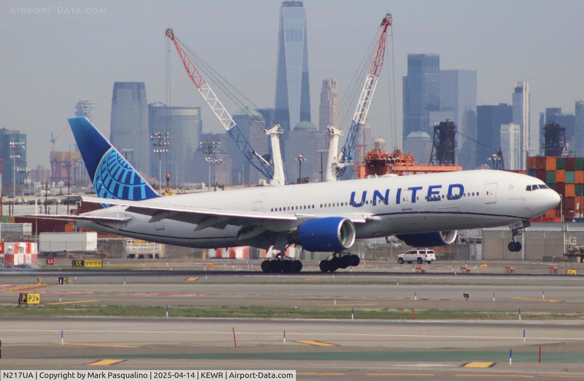 N217UA, 2000 Boeing 777-222 C/N 30550, Boeing 777-222