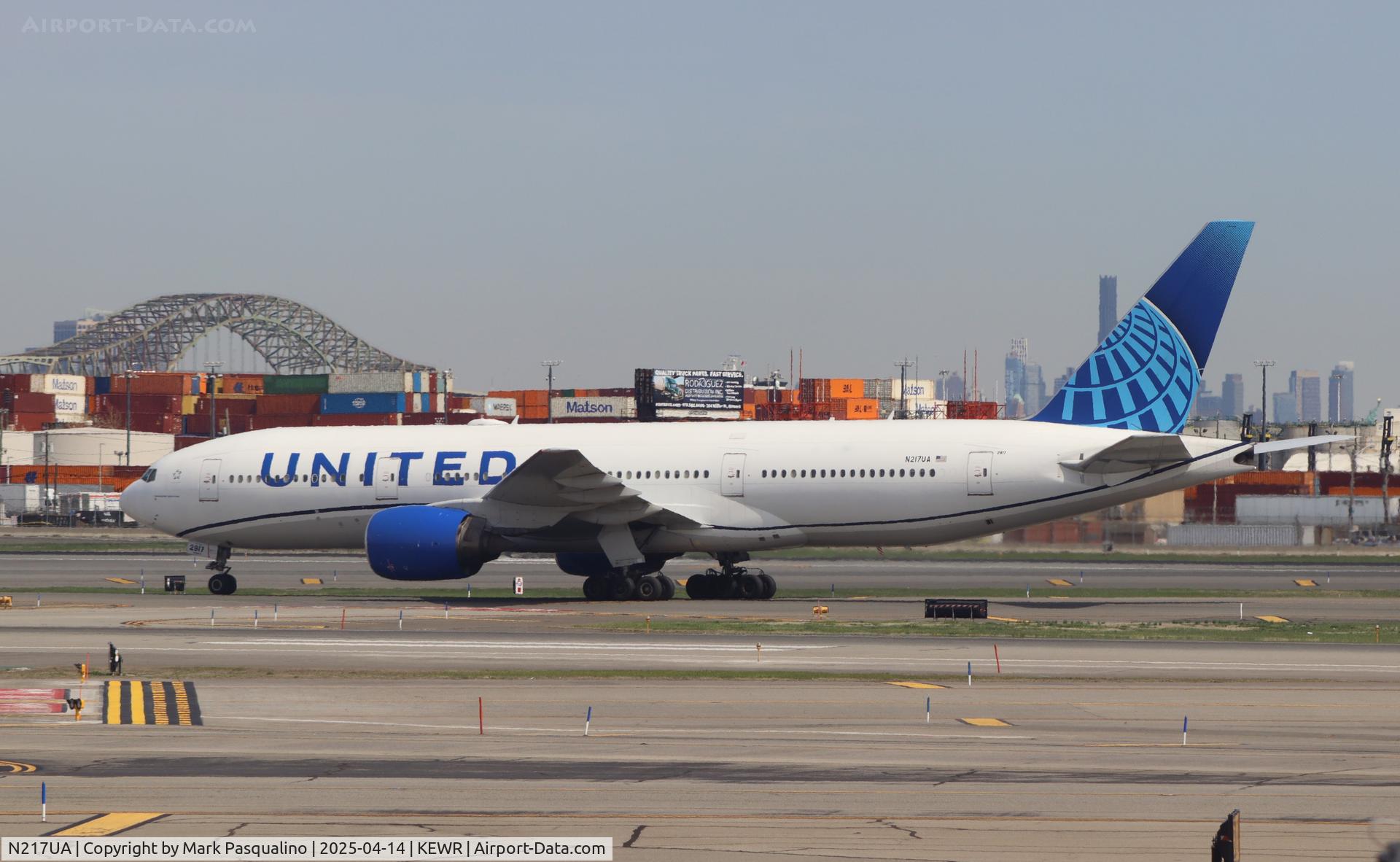 N217UA, 2000 Boeing 777-222 C/N 30550, Boeing 777-222
