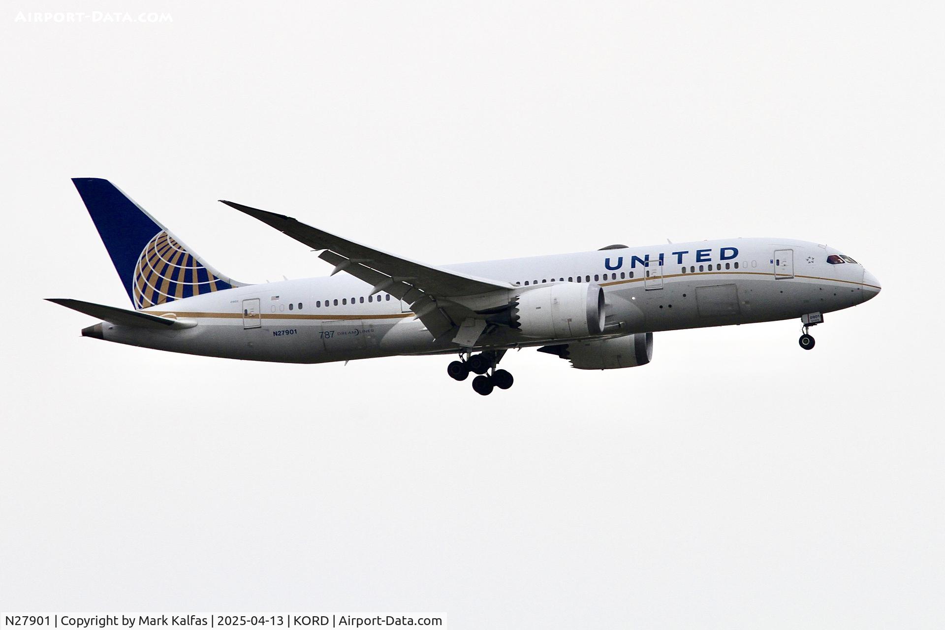 N27901, 2012 Boeing 787-8 Dreamliner C/N 34821, B788 United Airlines  Boeing 787-8 Dreamliner N27901, 10C approach KORD.