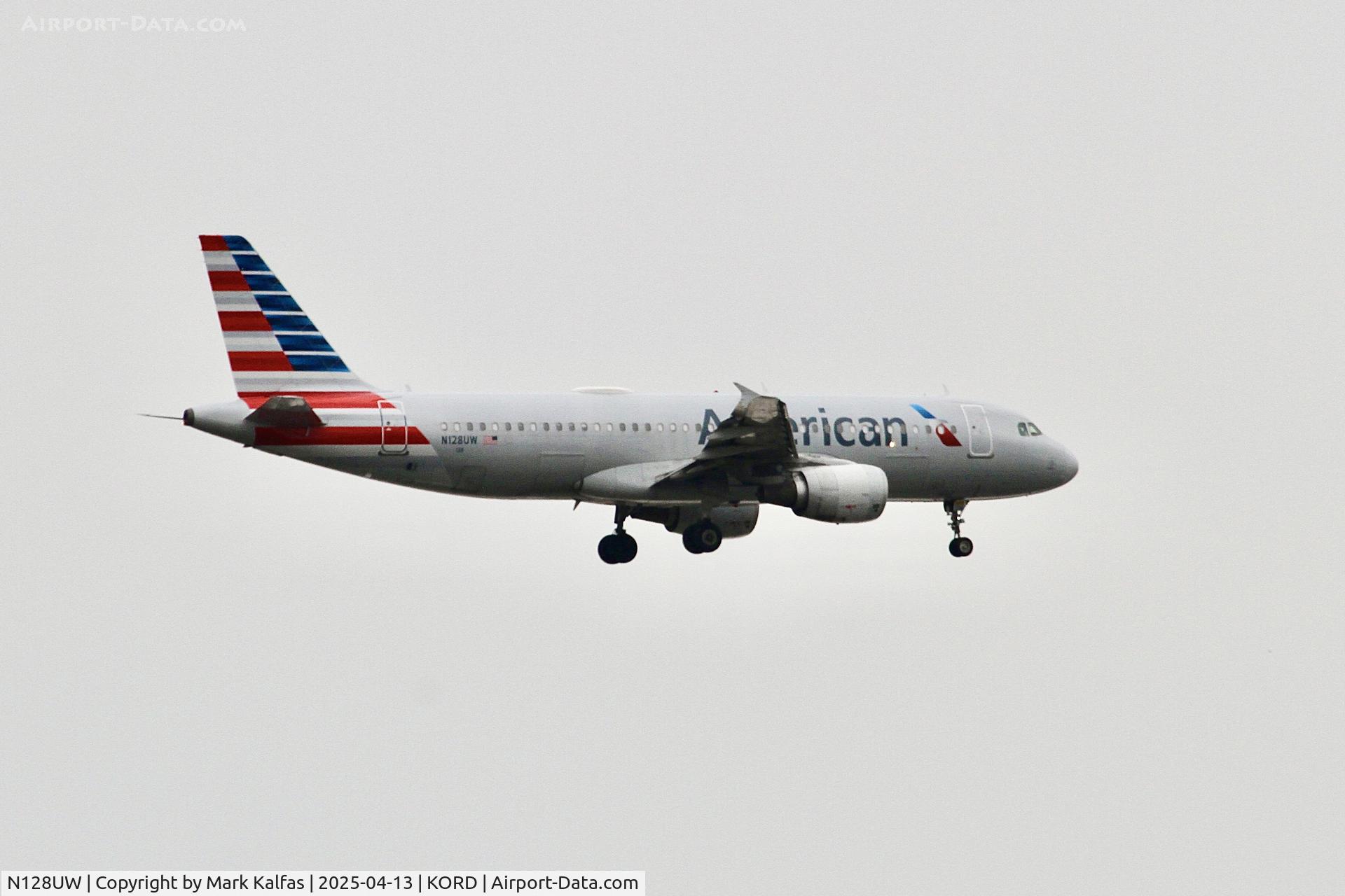N128UW, 2010 Airbus A320-214 C/N 4242, A320 American Airlines AIRBUS INDUSTRIE A320-214 N128UW 10C approach KORD