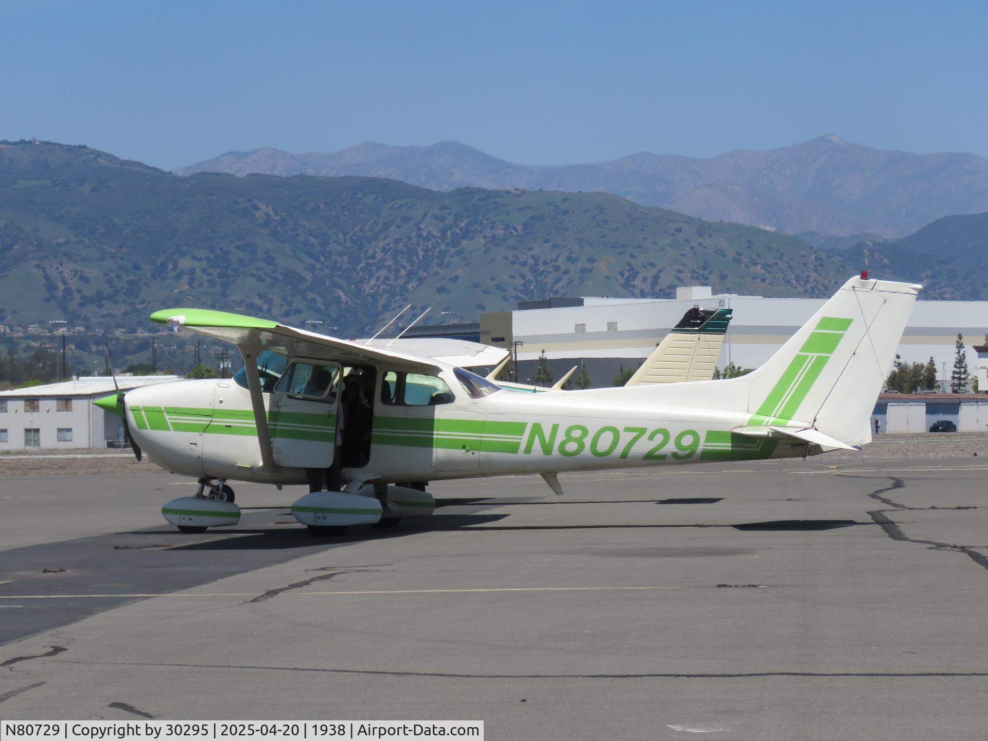 N80729, 1976 Cessna 172M C/N 17266719, Parked