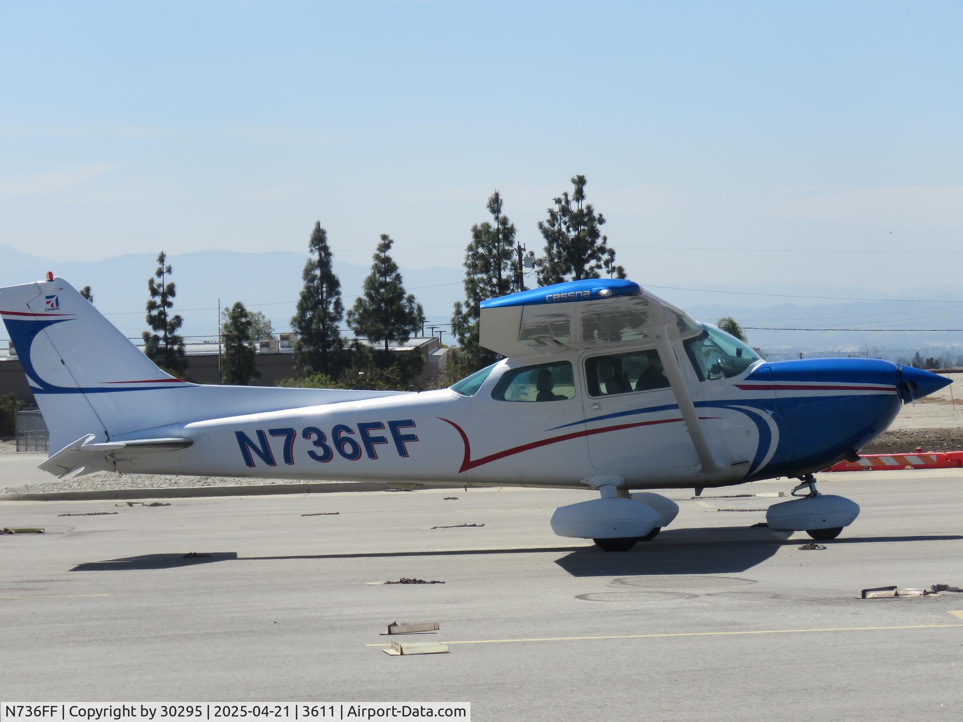 N736FF, 1977 Cessna R172K Hawk XP C/N R1722487, Parked